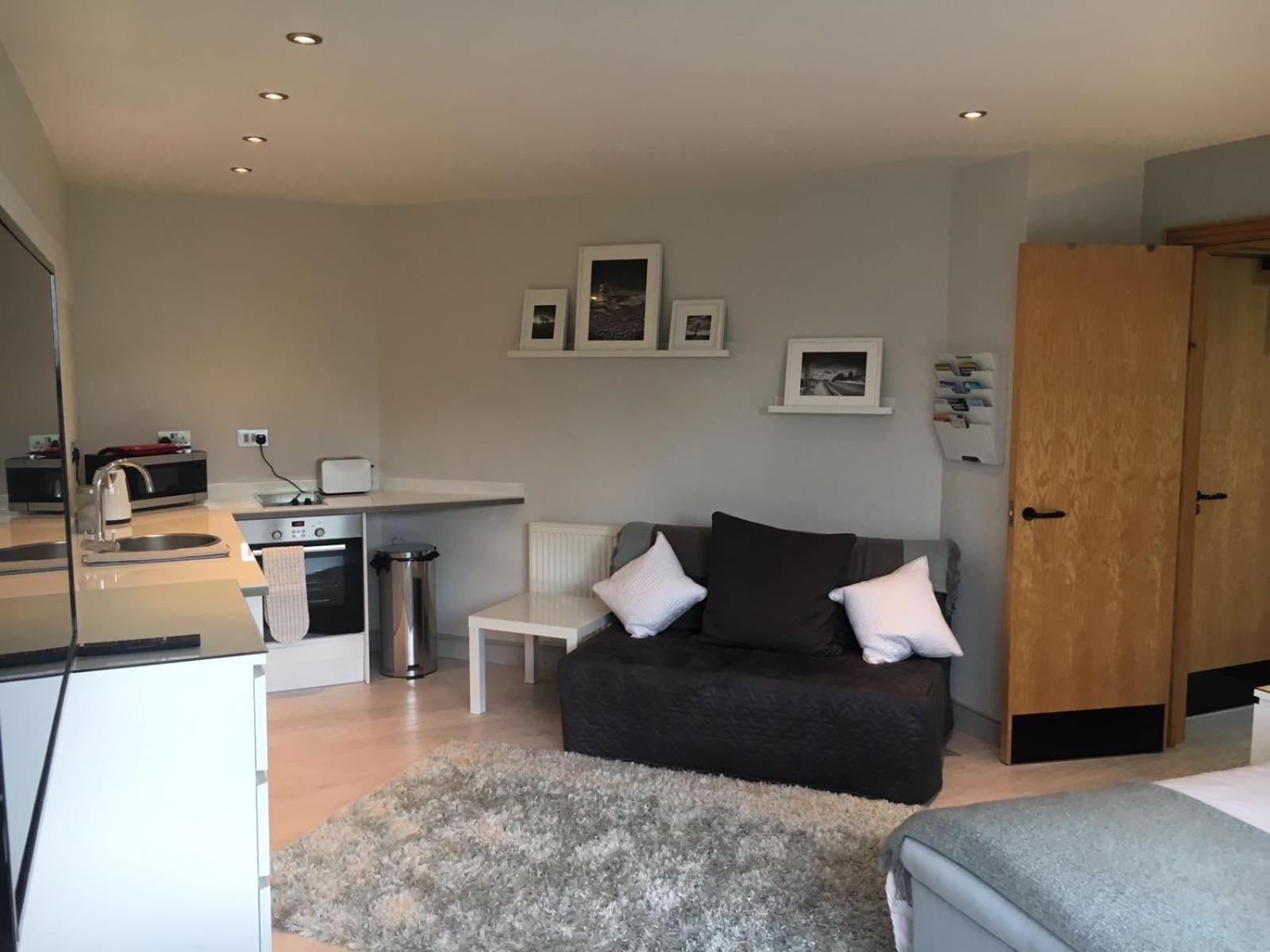 Studio Apartment with Eden View photo 2