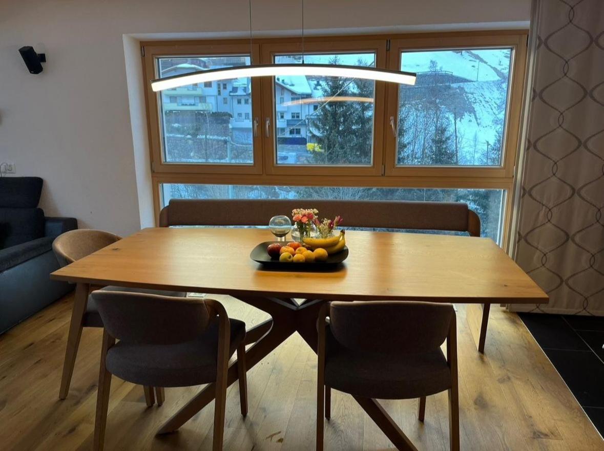 Apartment with Balcony photo 1