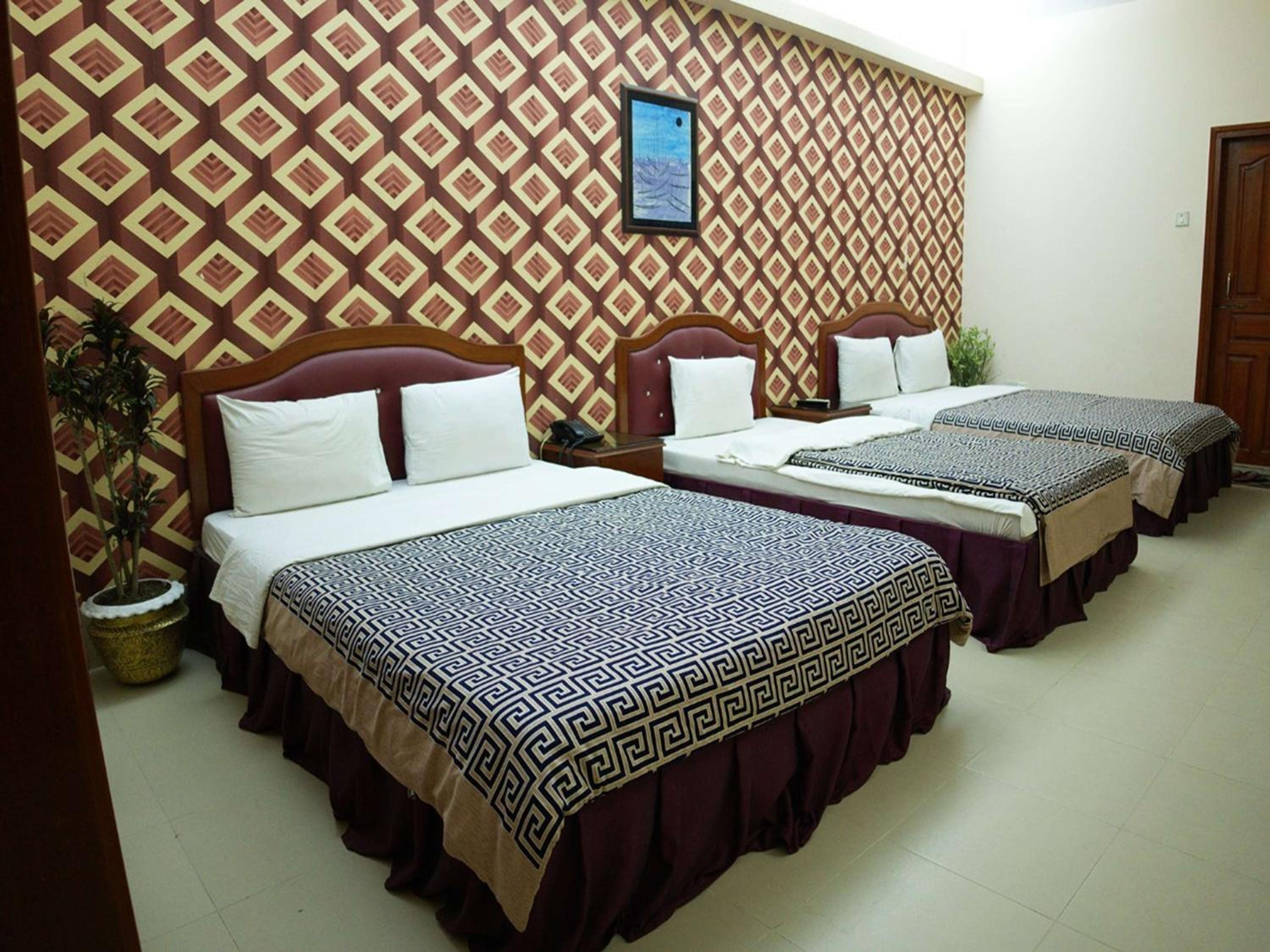 Deluxe Family Room