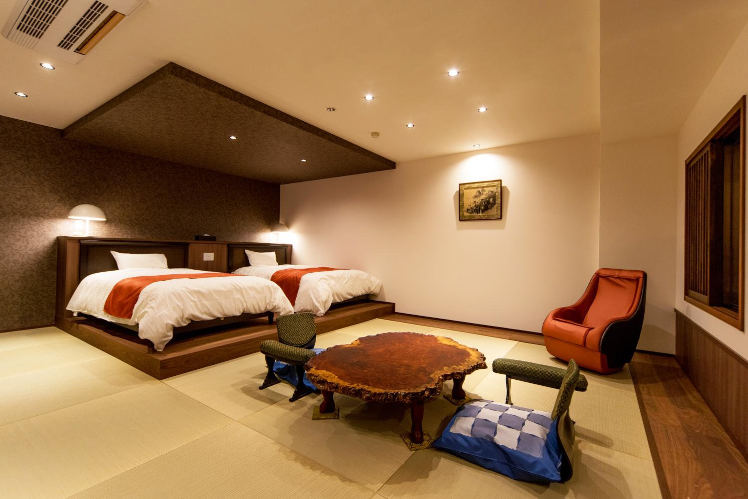 Twin Room with Bathroom photo 1
