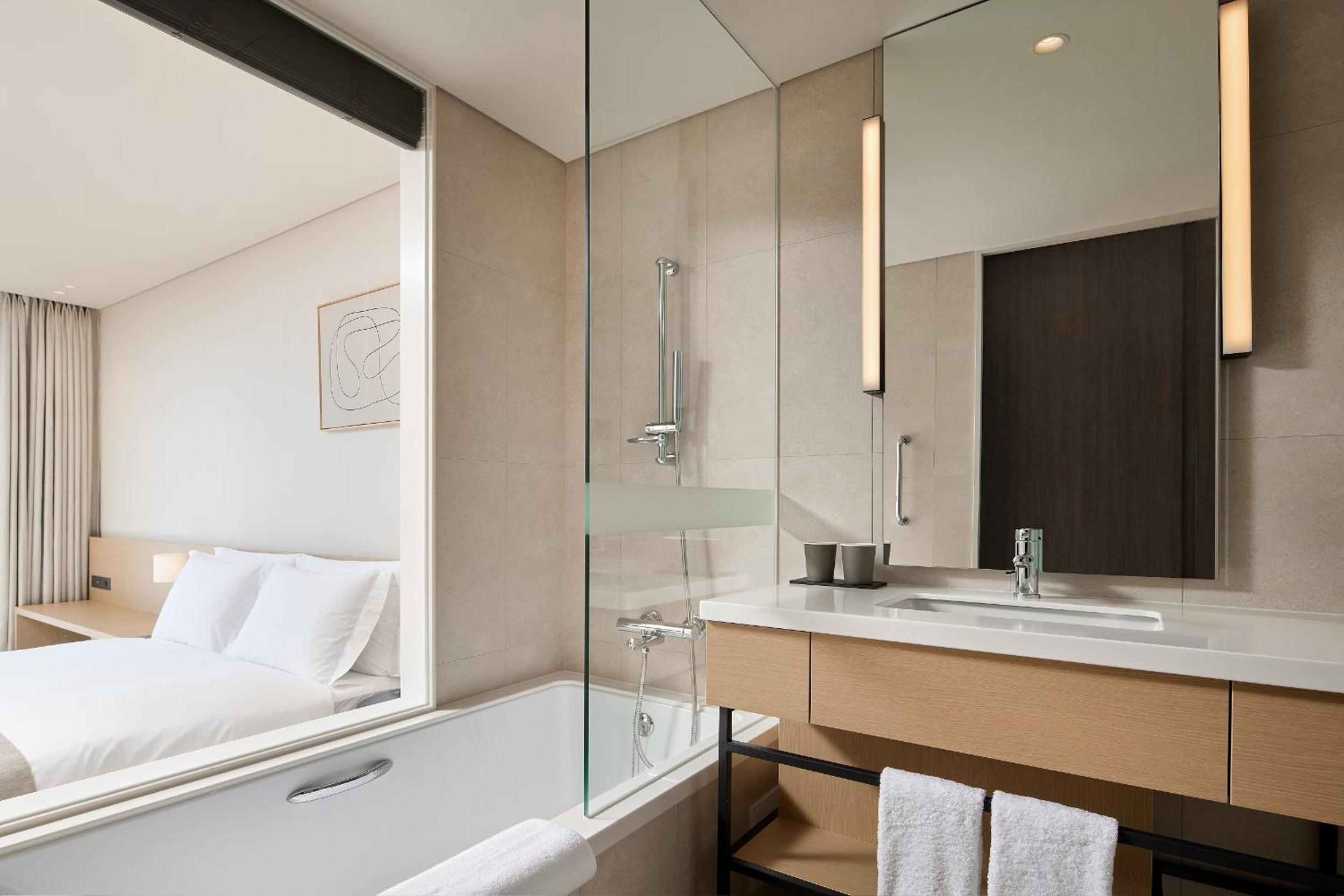 [Suncheon Memories] Standard Ondol Double Room with City View + 2 tickets for Suncheon Bay National Garden + 1hr Late Checkout (Off-peak Sun-Thu) - Photo 3