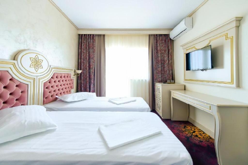 Twin Room - Photo 1