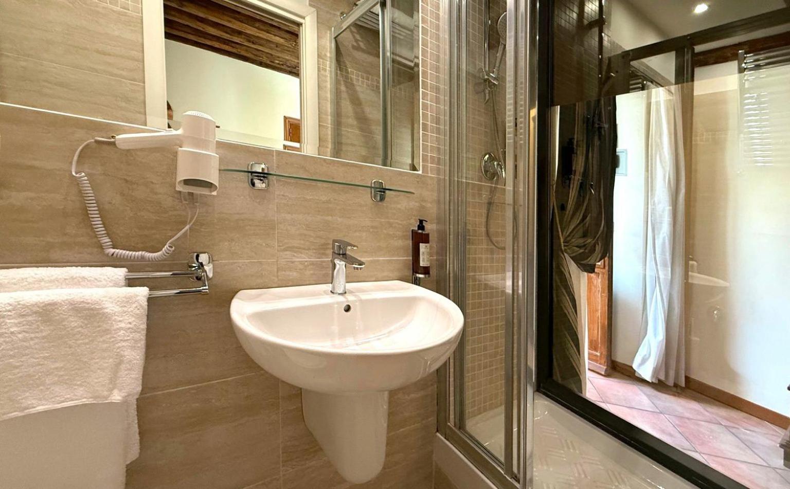 Double or Twin Room with Garden View photo 1