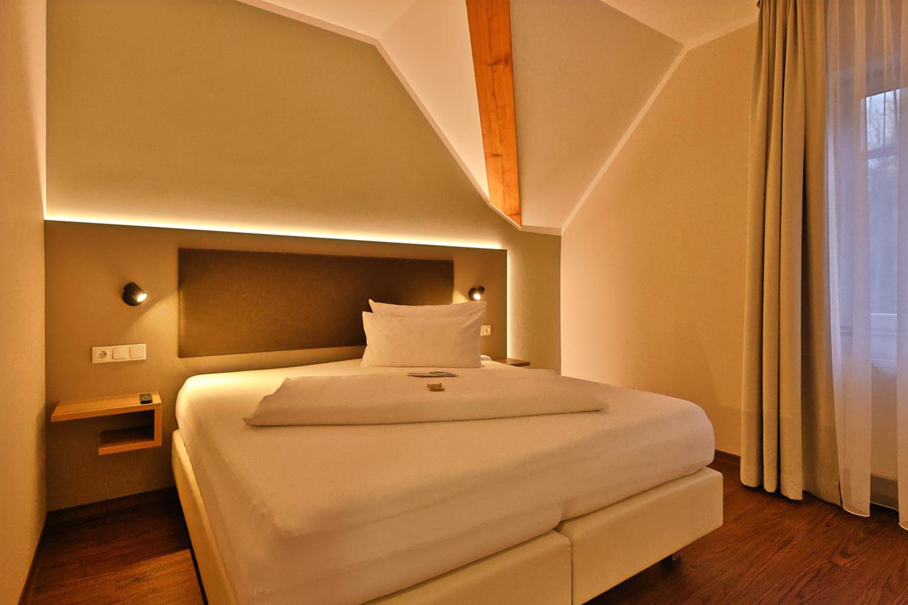 Double Room - Photo 5