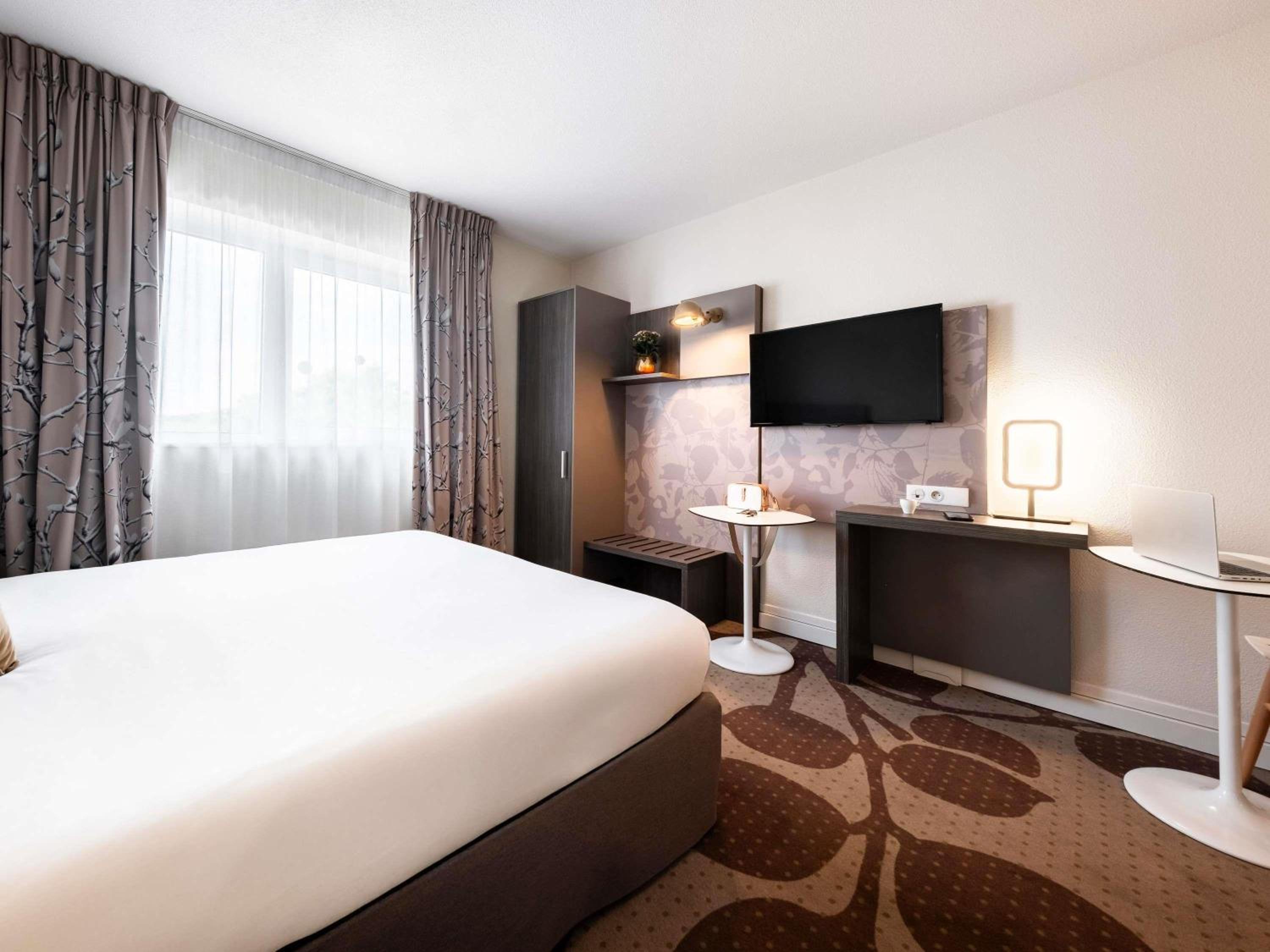 Standard Double Room - Mobility Accessible - Photo 1