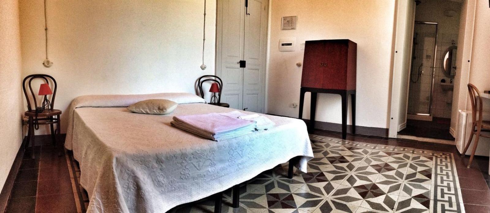 Large Double or Twin Room - Photo 1
