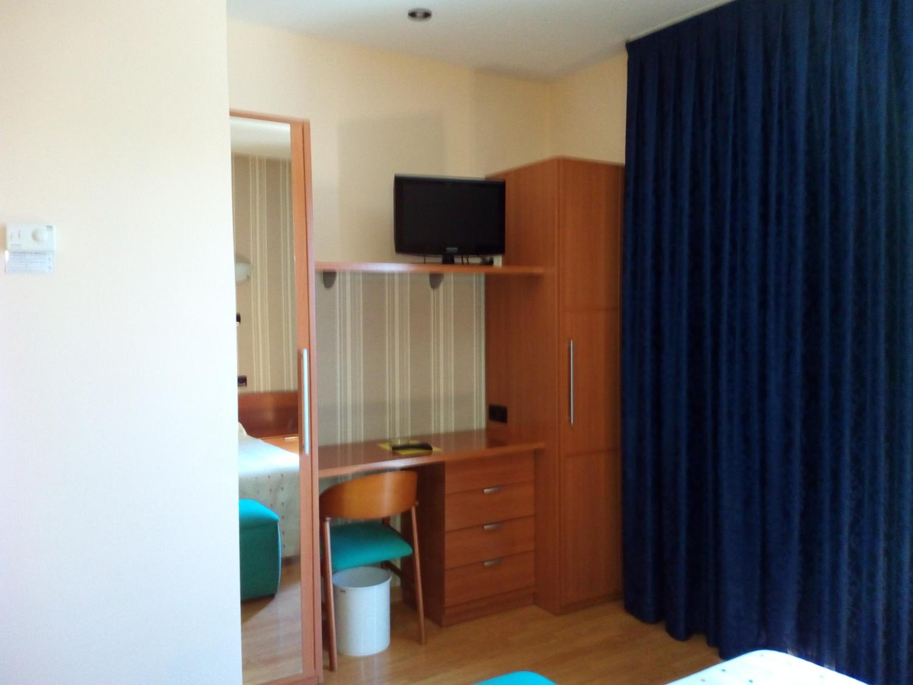 Double Room - Photo 11