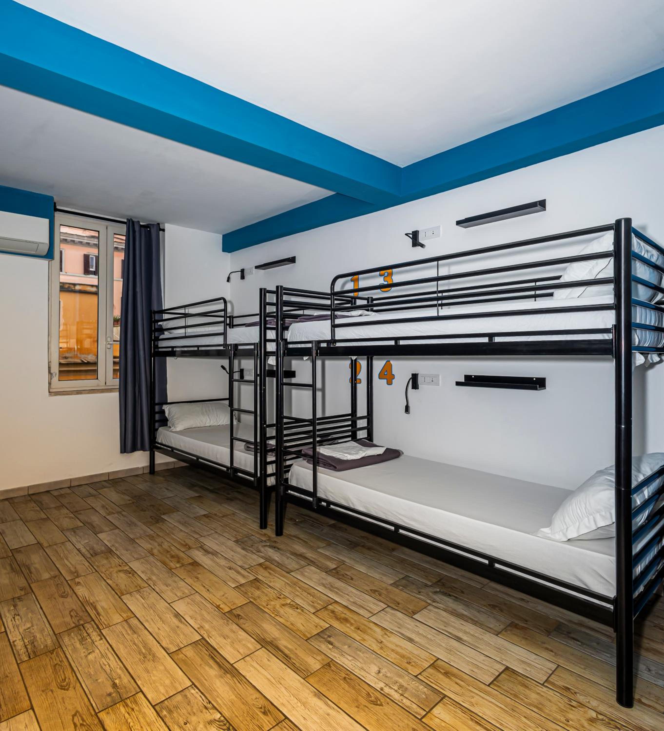 Bed In 8-Bed Mixed Dormitory Room photo 2