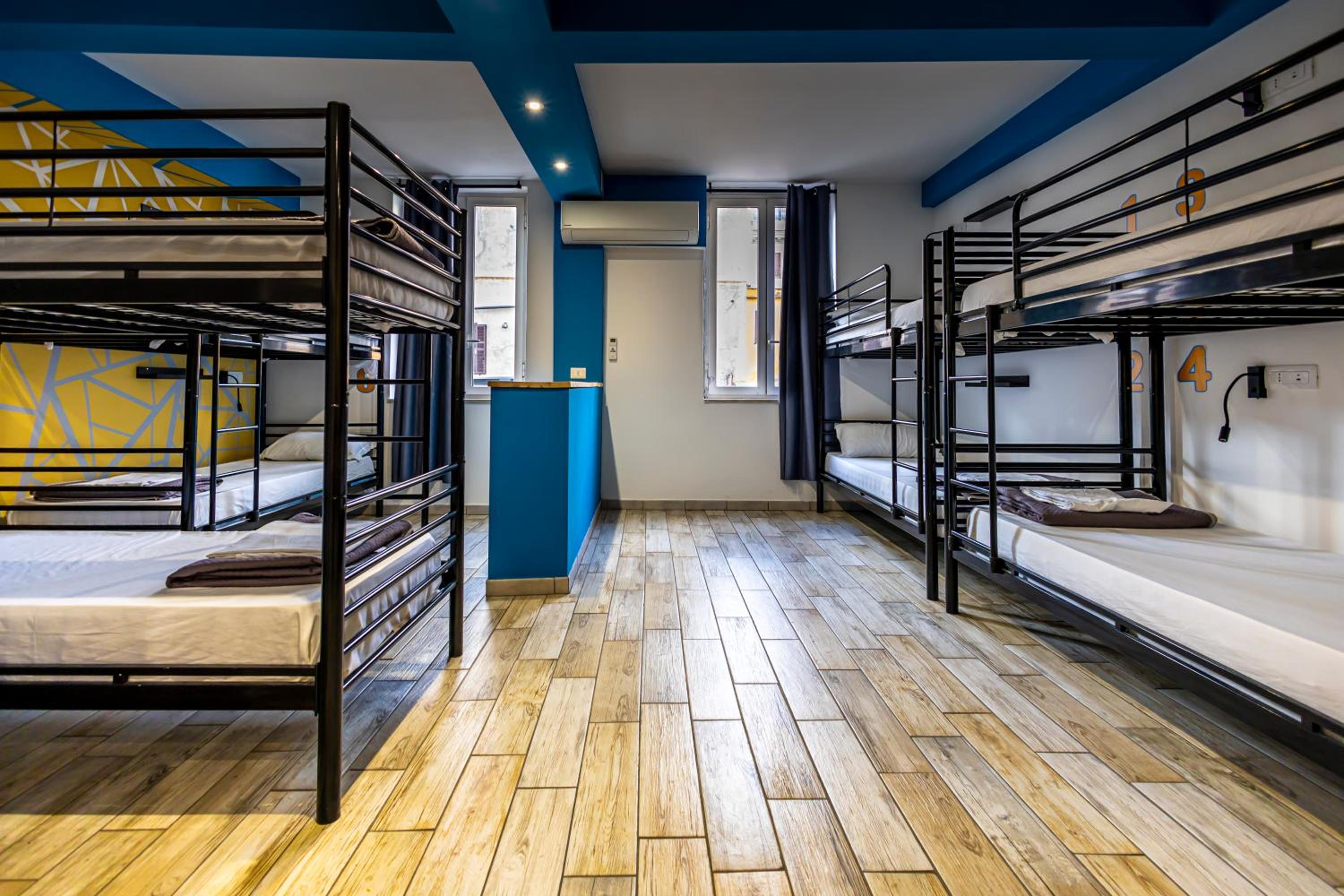 Bed in 8-Bed Mixed Dormitory Room photo 1