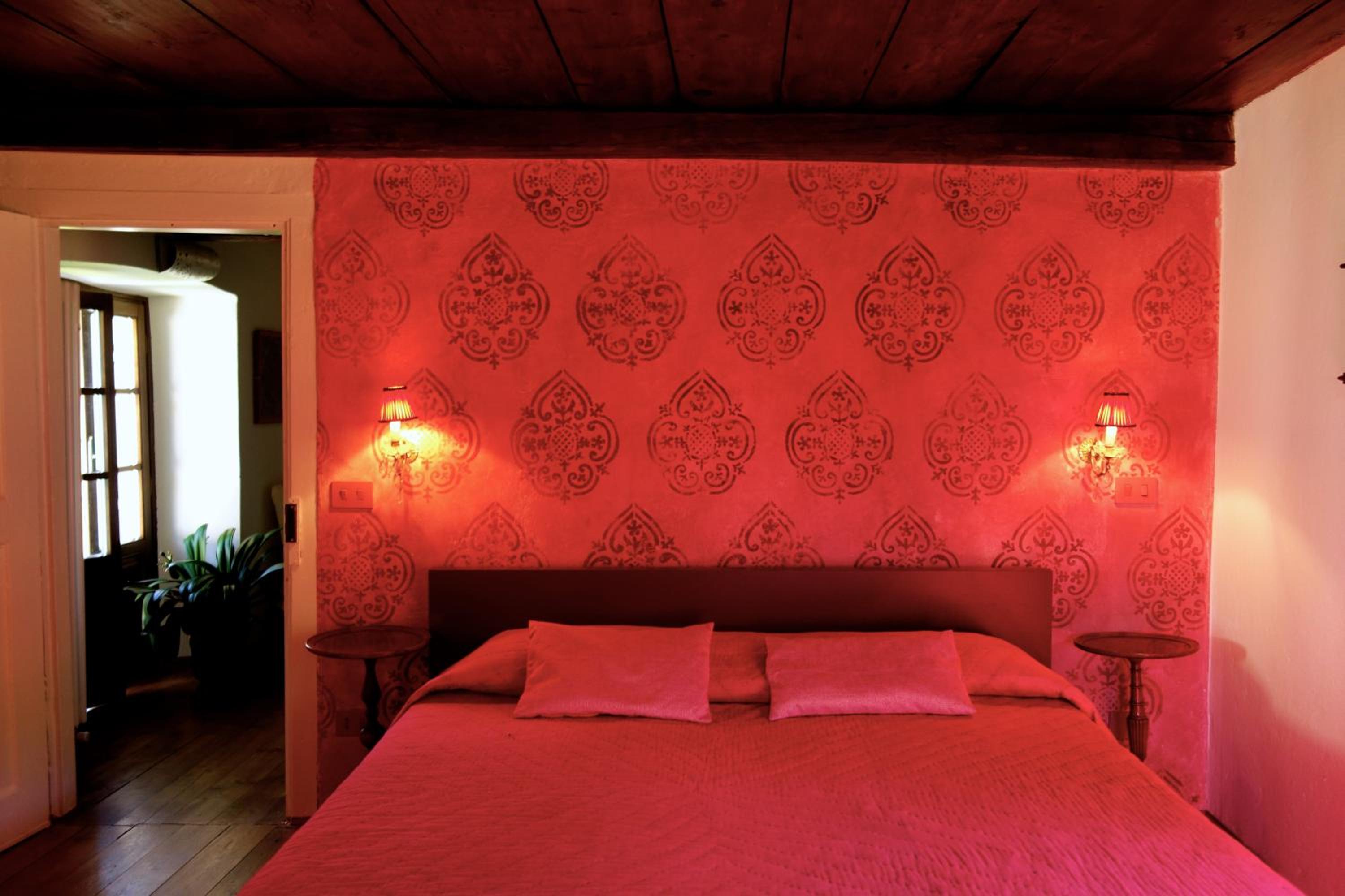 Double Room with Shared Bathroom photo 2