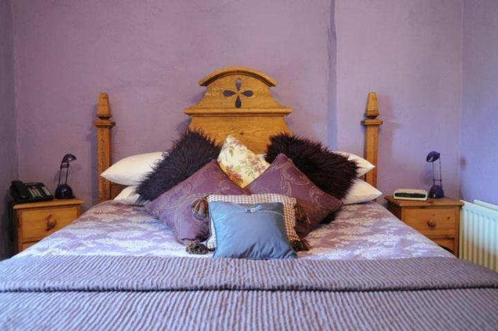 Budget Double Room (Noisy Room) photo 3