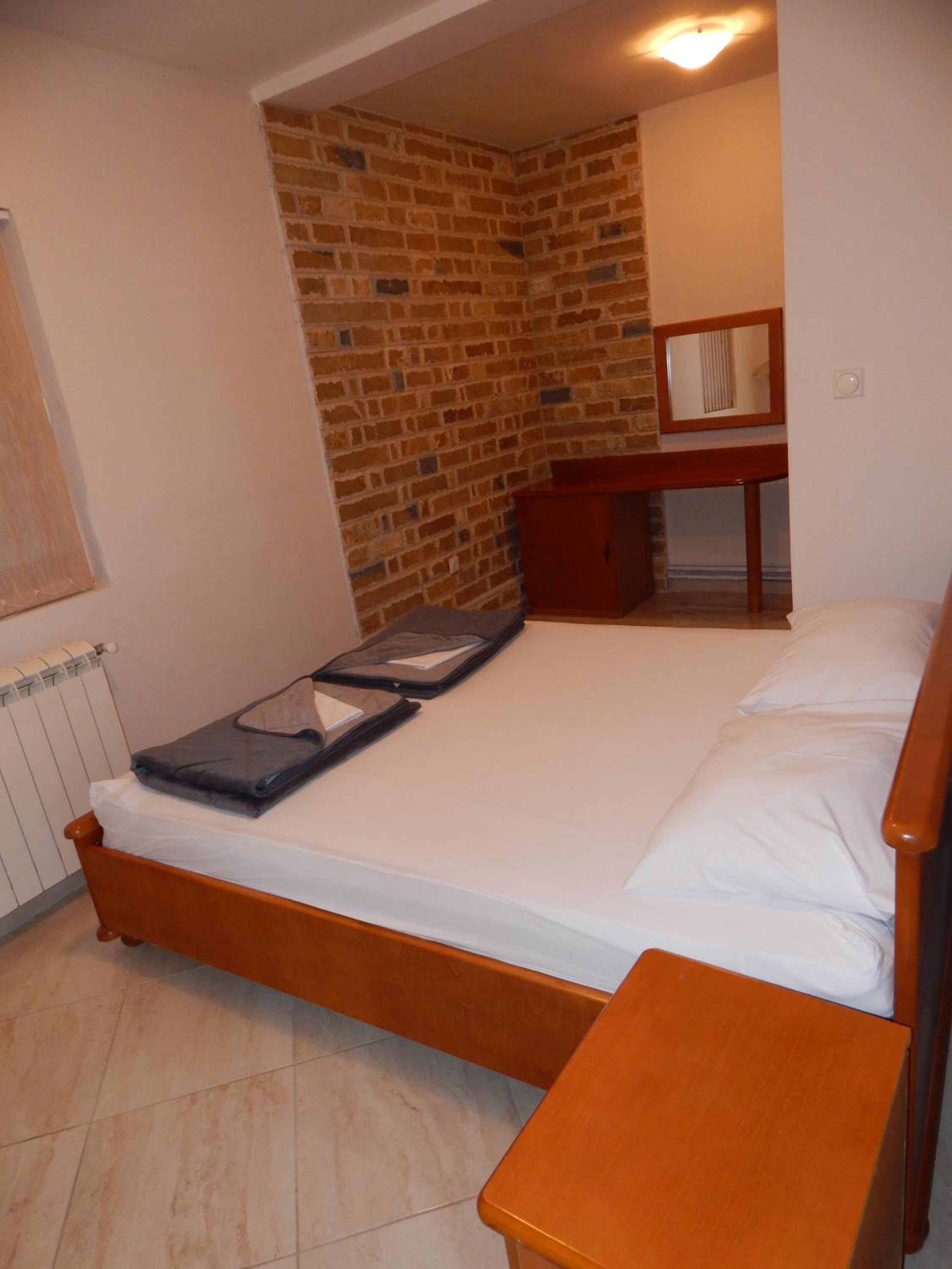 Apartment with City View - Photo 3