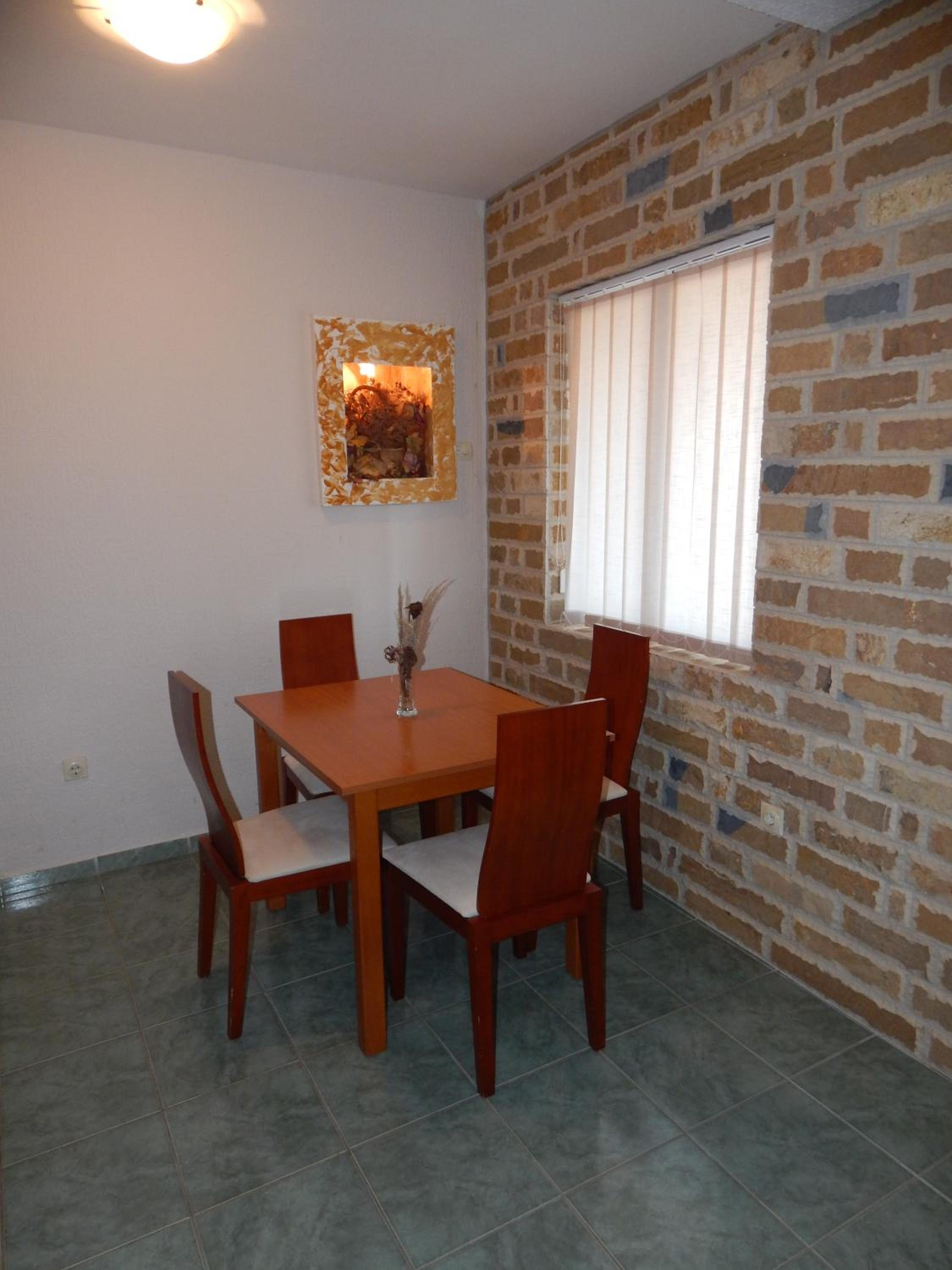Apartment with City View - Photo 6
