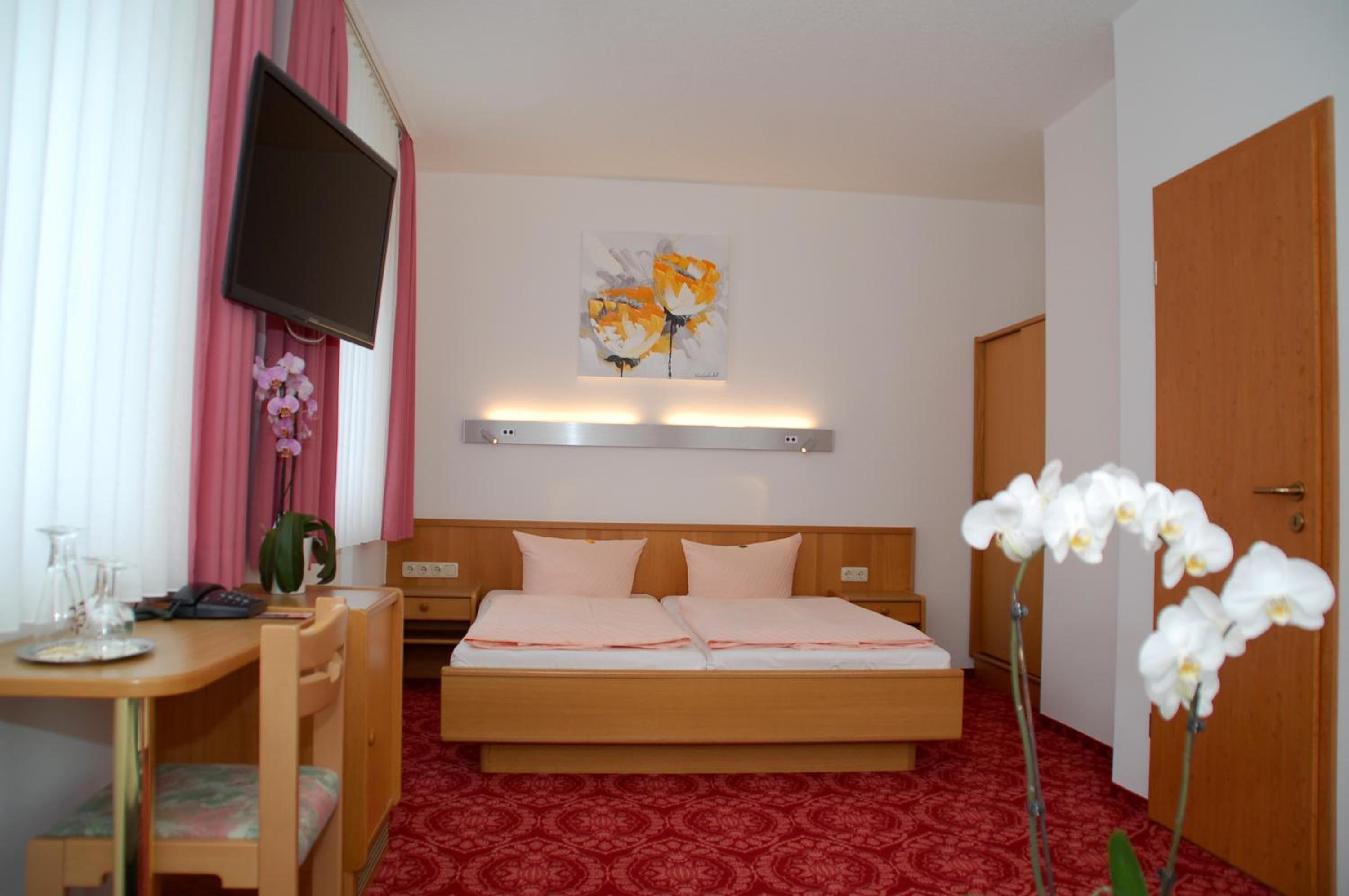 Double Room - Photo 5