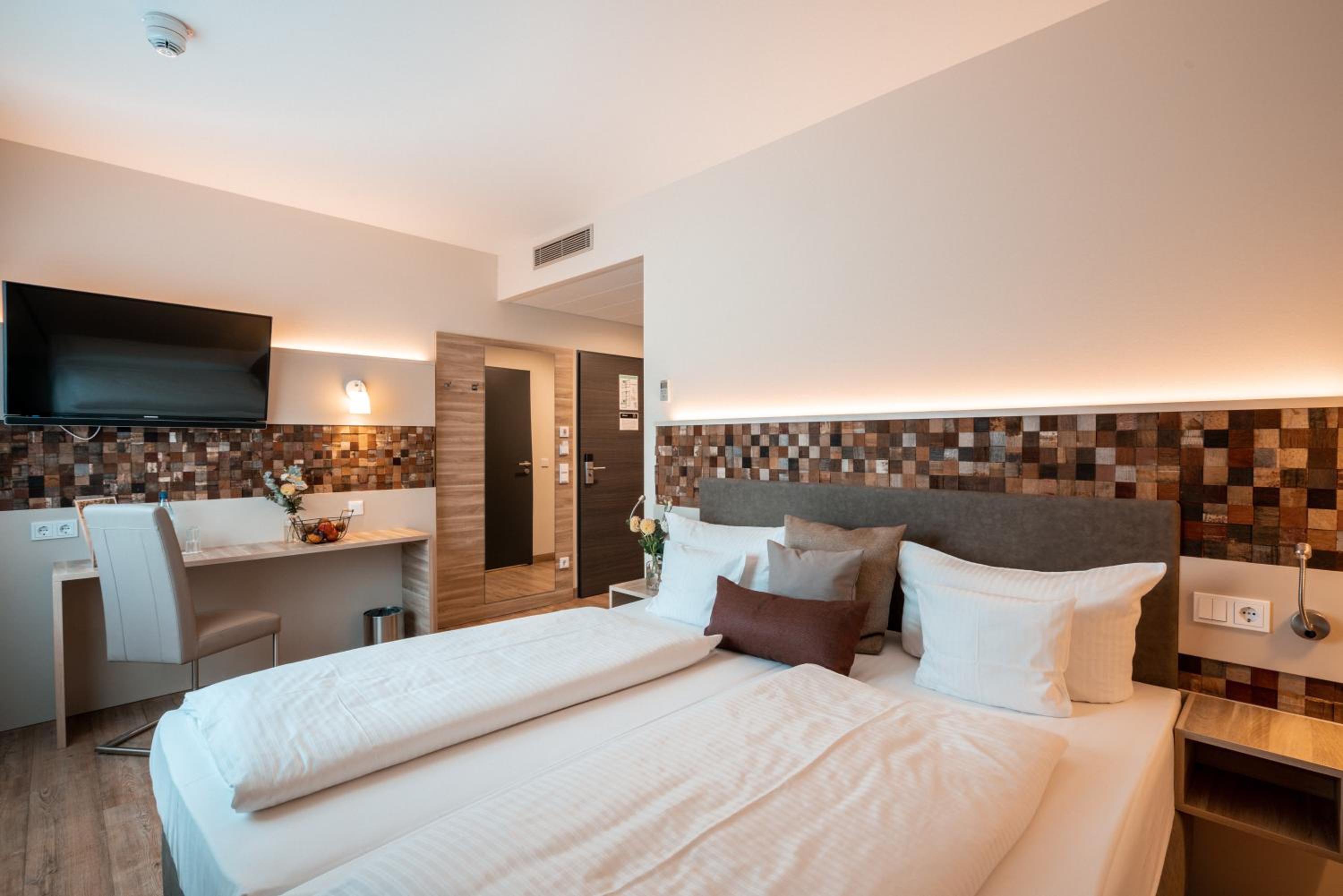 Double Room - Disability Access - Photo 1