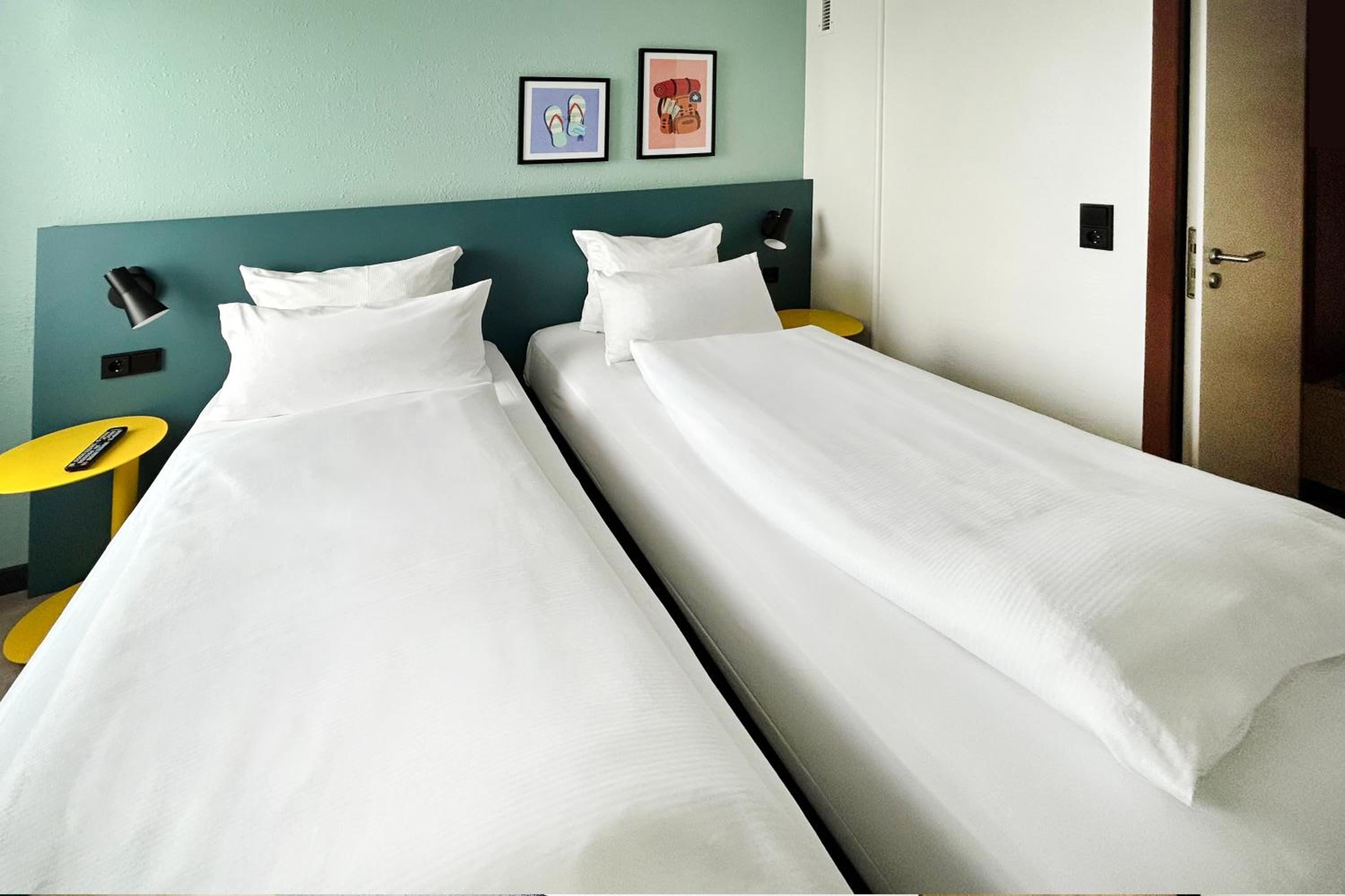 Standard Room with Two Single Beds photo 2
