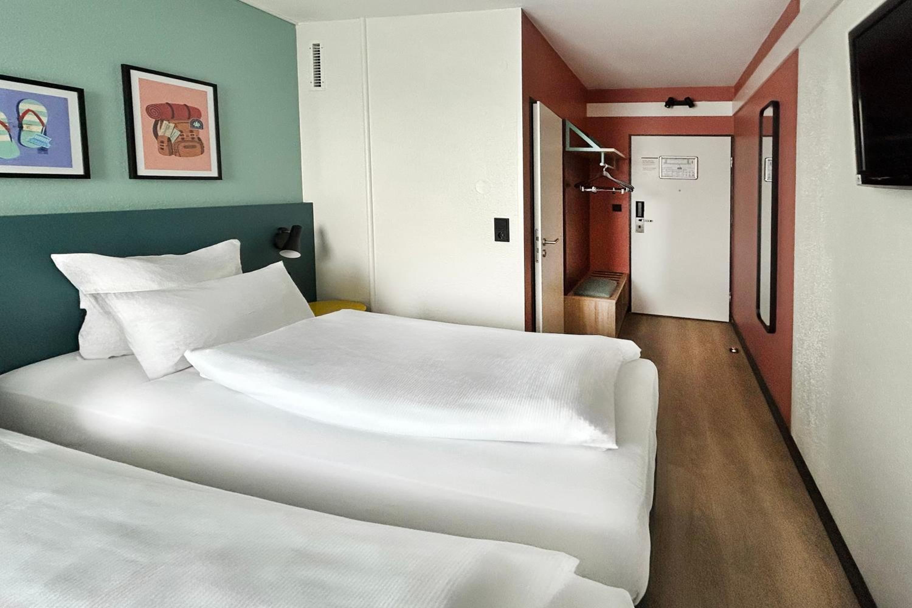 Standard Room with Two Single Beds photo 3