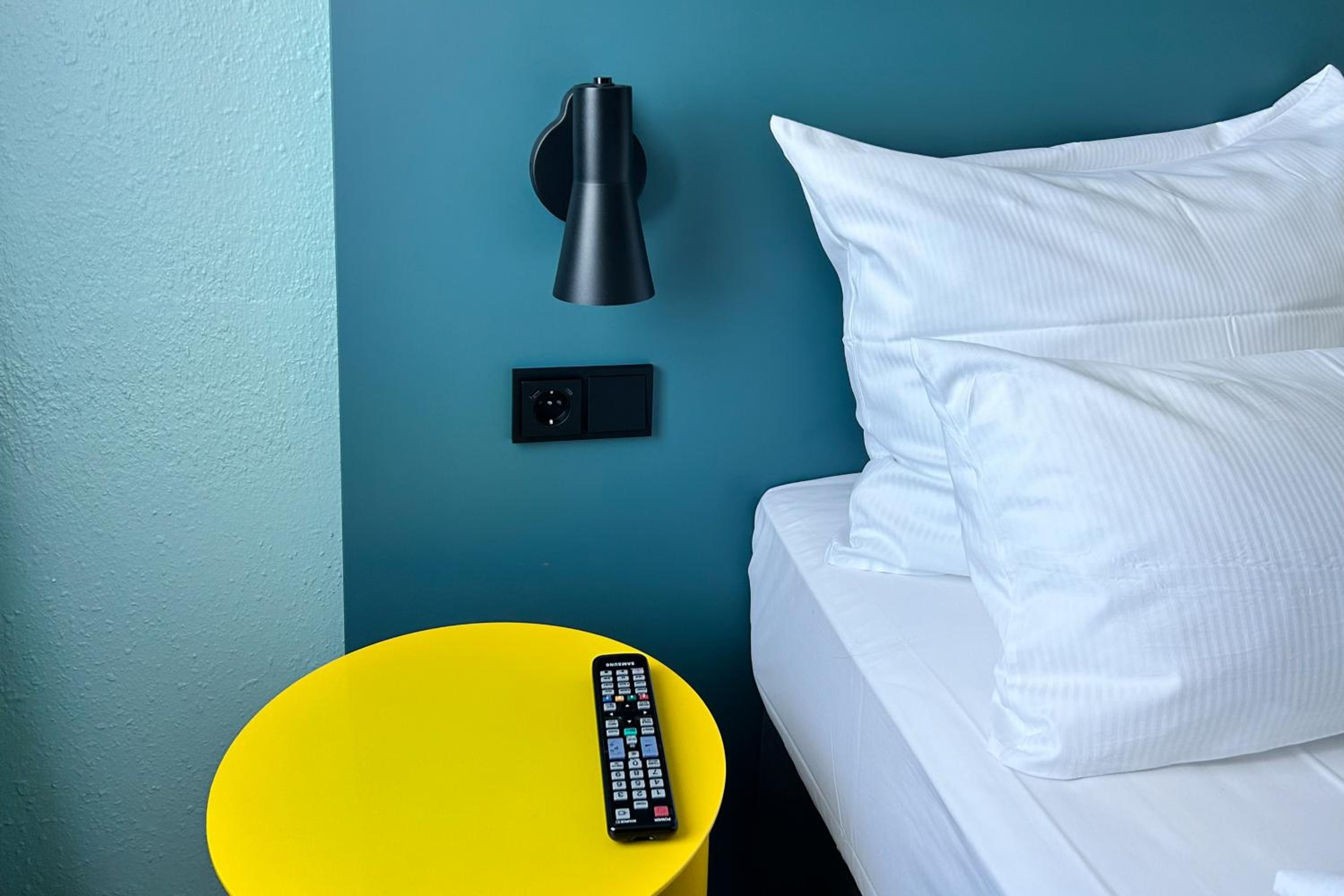 Standard Twin Room with Garden View photo 3