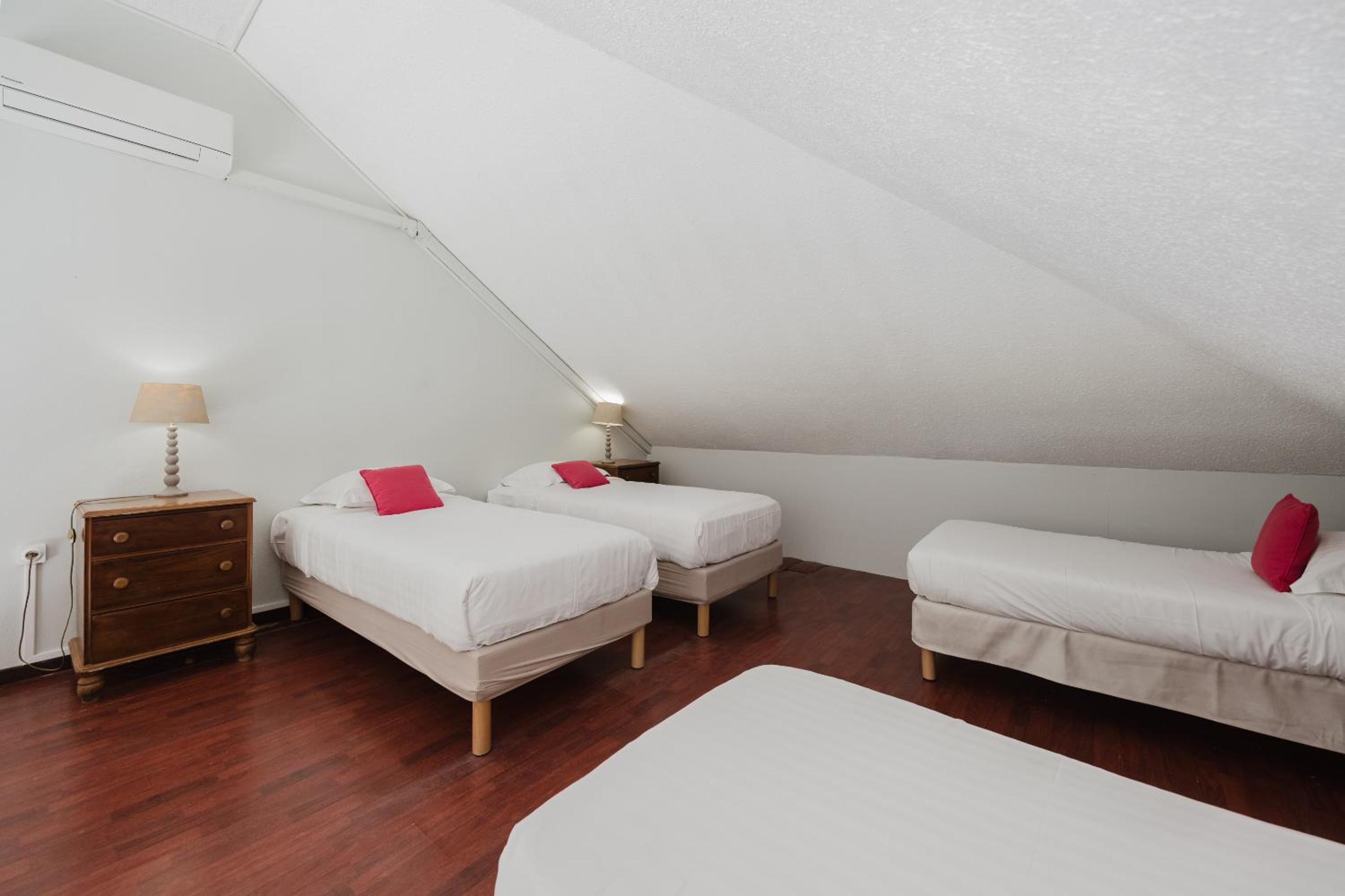 Family Room with Sea View - Photo 5