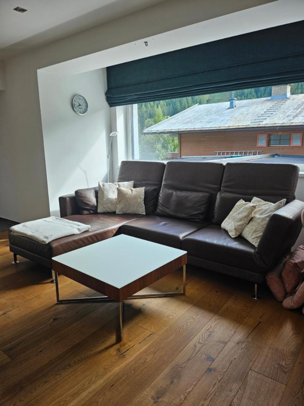 Three-Bedroom Apartment with Mountain View photo 1