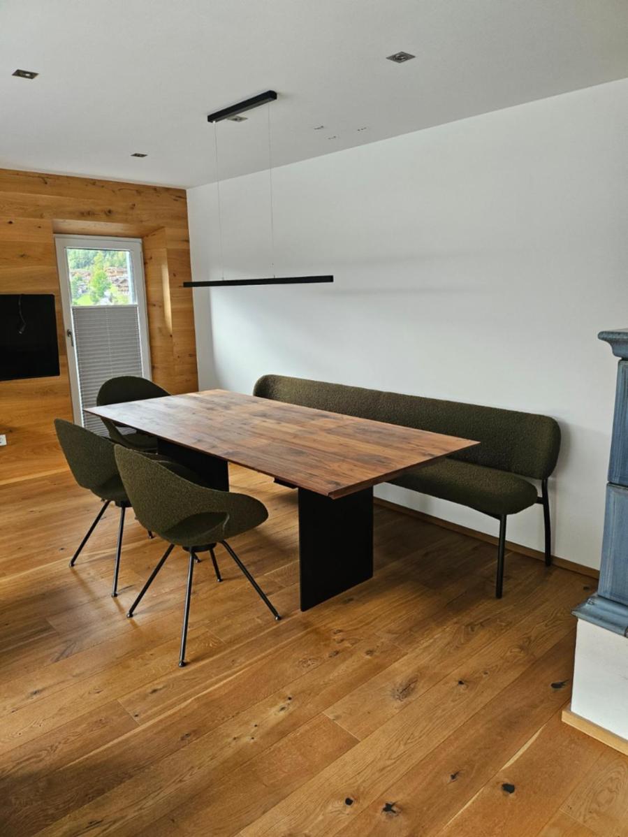 Three-Bedroom Apartment with Mountain View photo 2