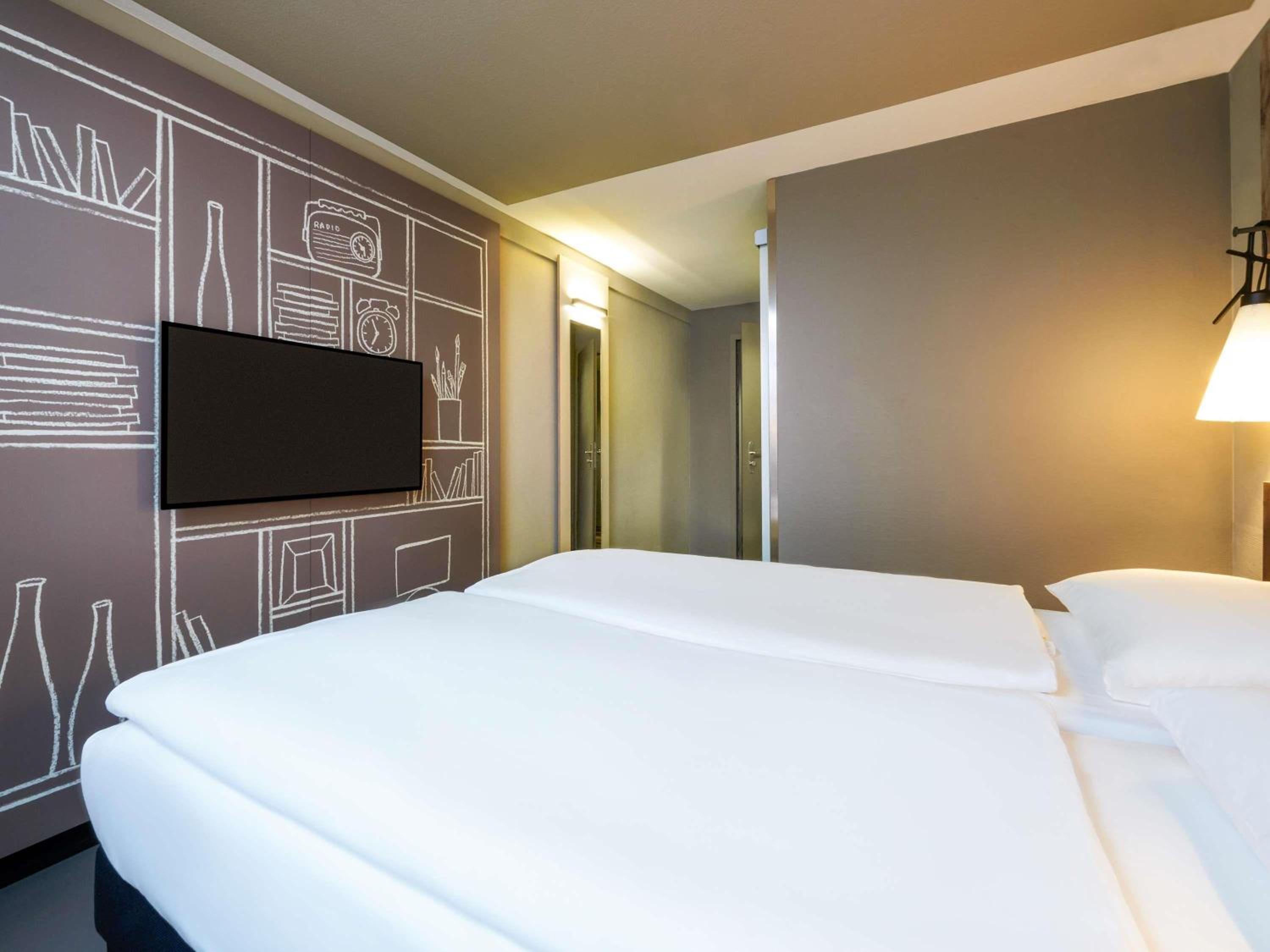 Standard Twin Room - Photo 4
