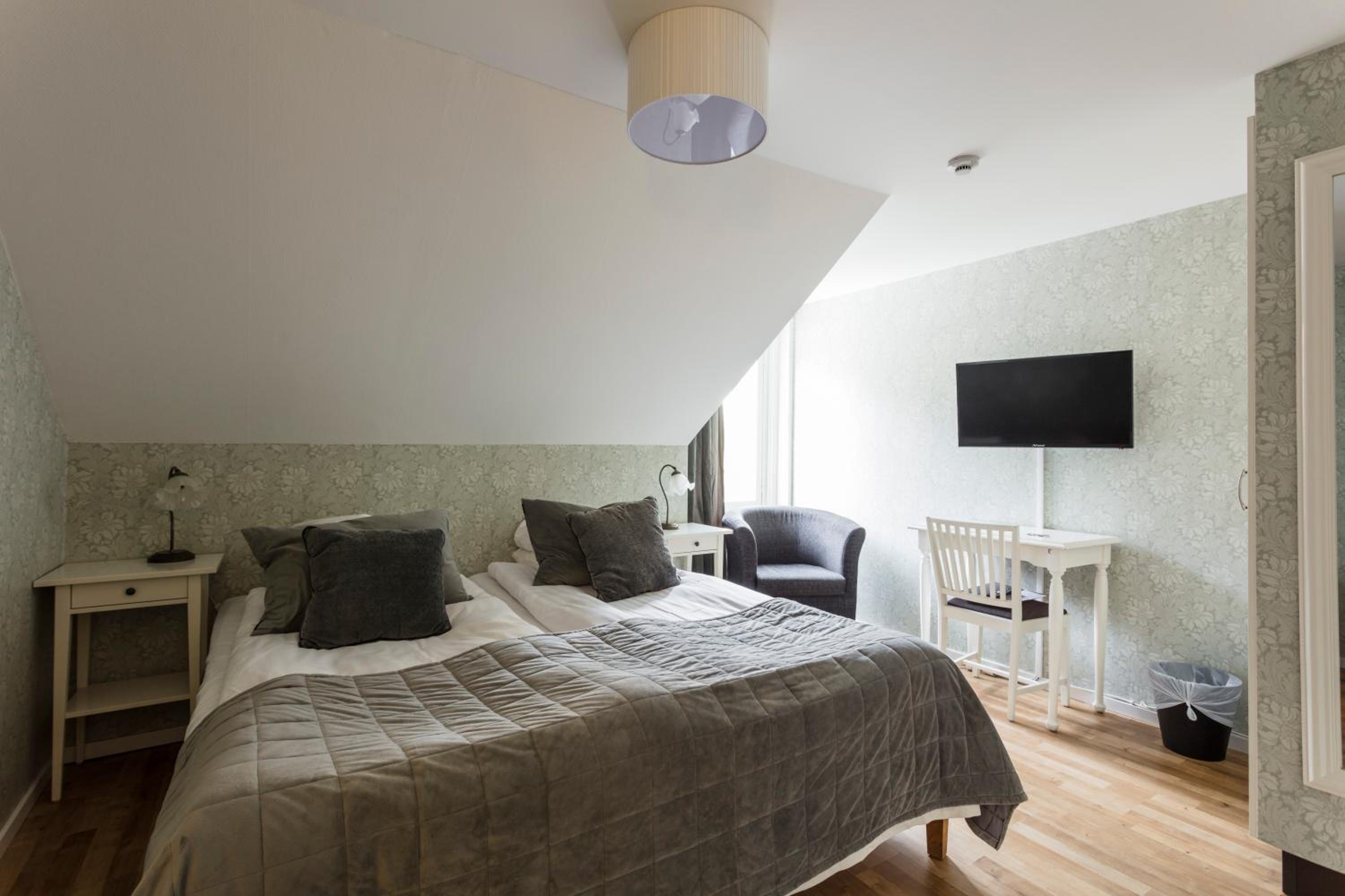 Economy Double or Twin Room photo 3