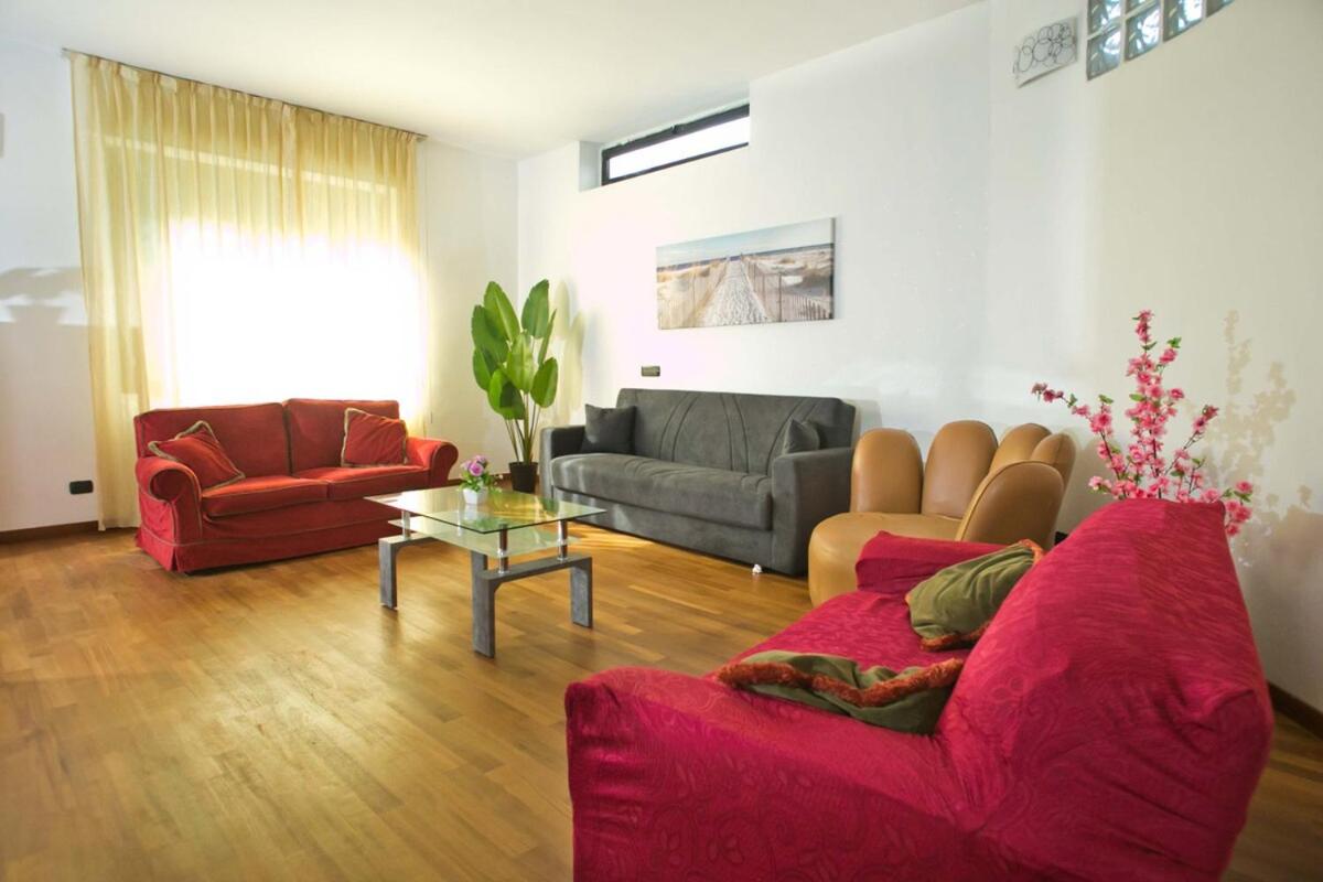 Three-Bedroom Apartment with Balcony