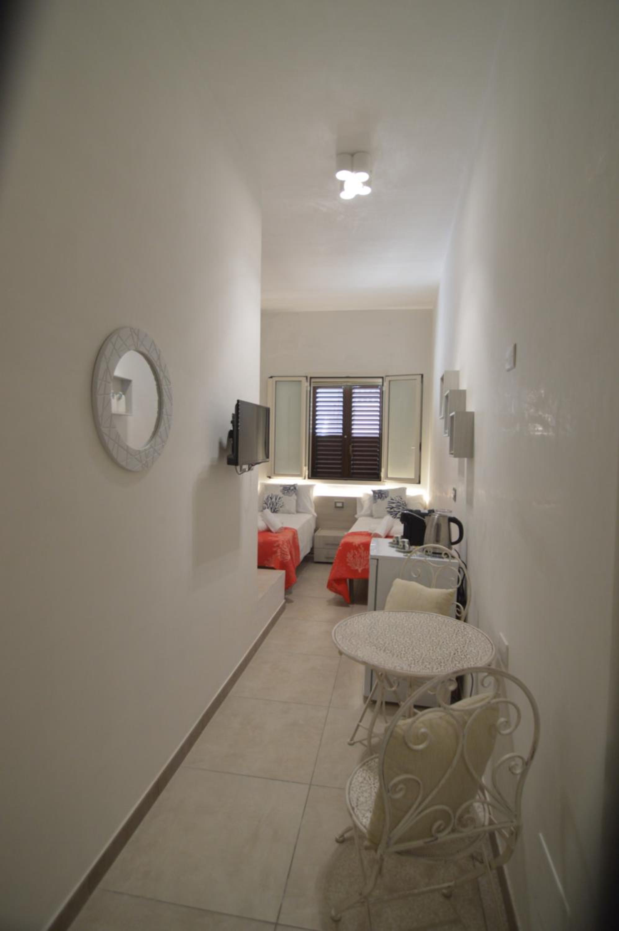 Twin Room with Private Bathroom photo 3