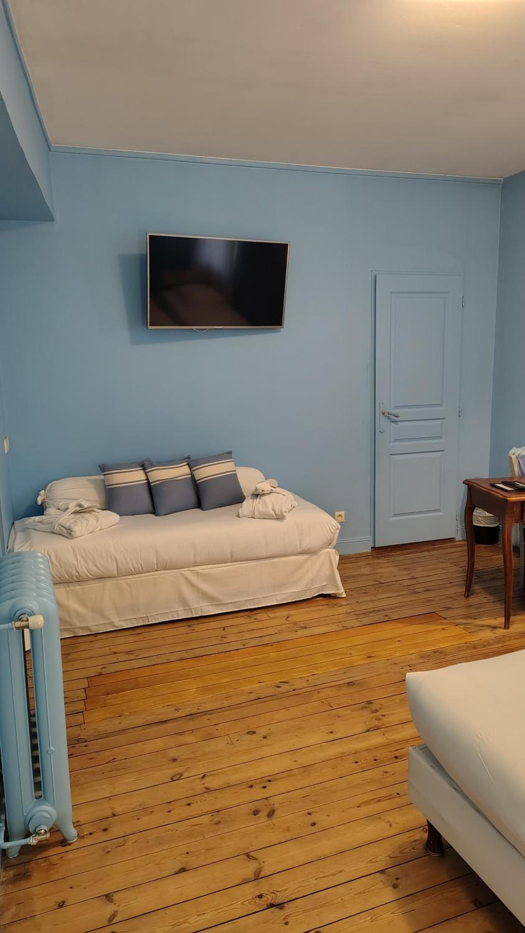 Standard Twin Room photo 2