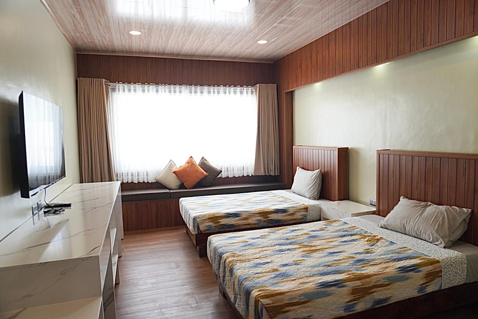 Deluxe Twin Room photo 2