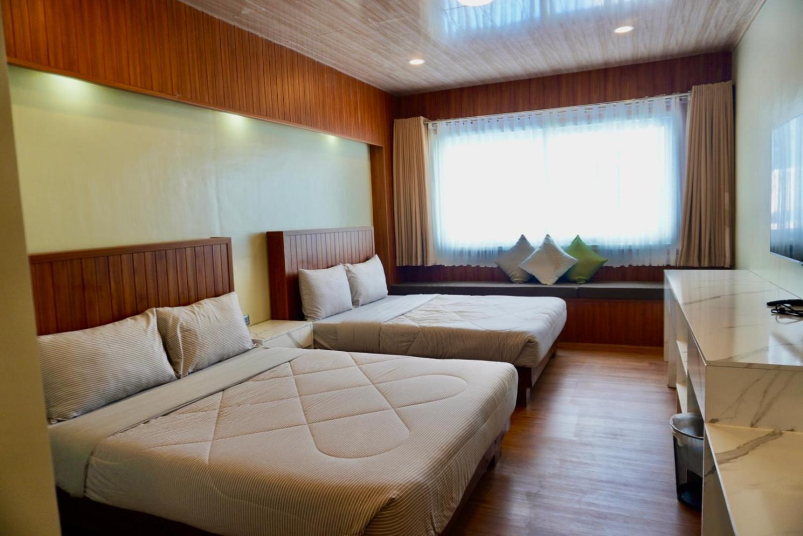 Two-Bedroom Apartment with Ocean View photo 2