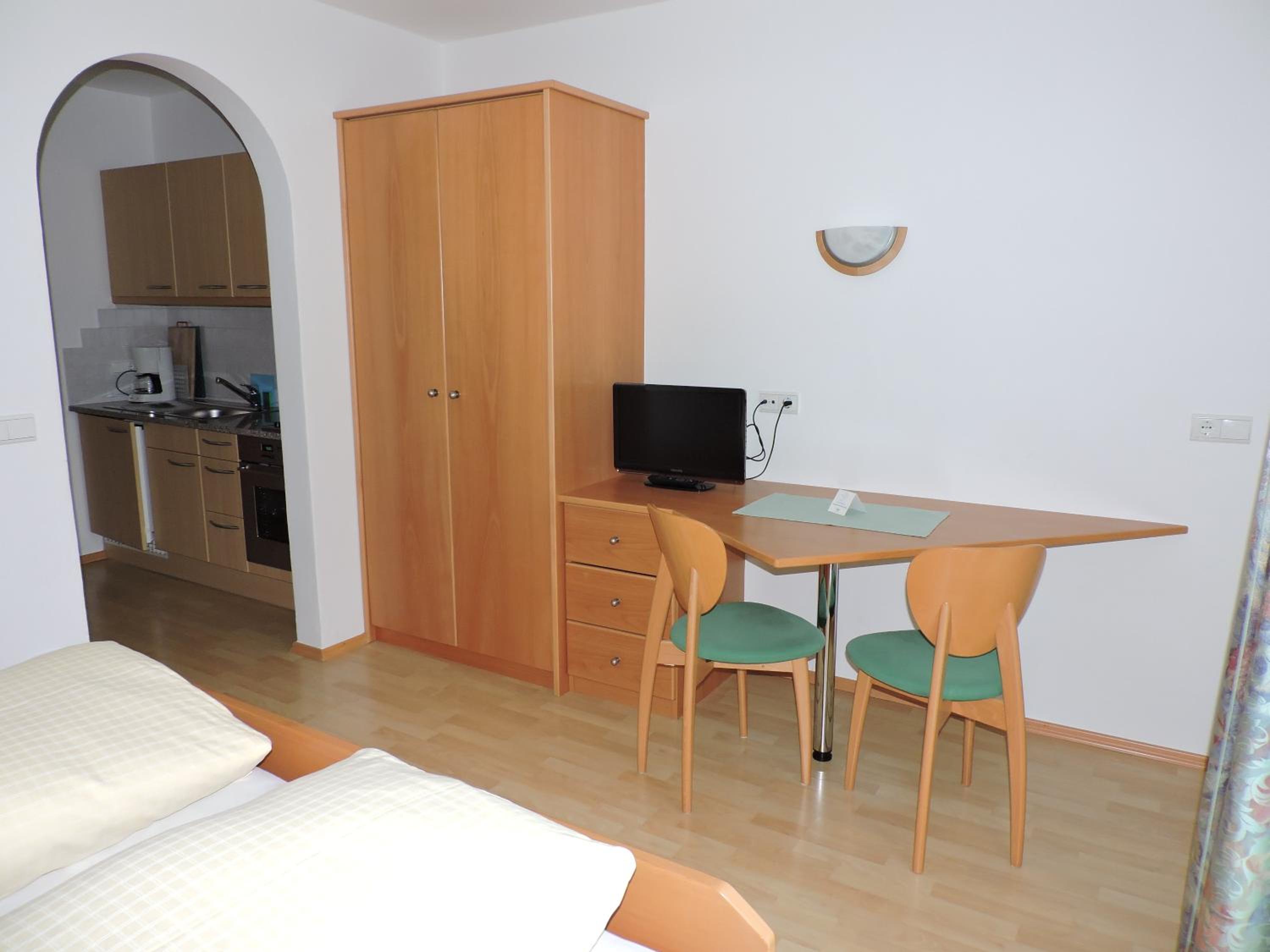 Studio with Balcony (2 Adults) photo 1