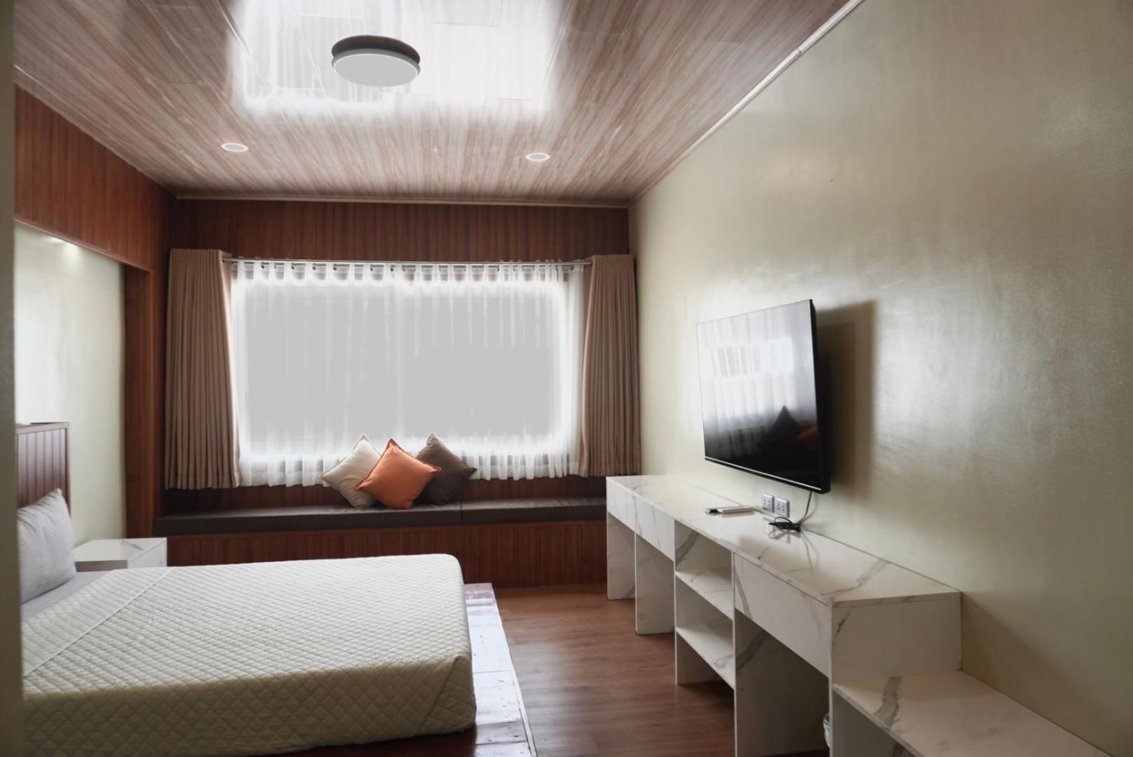 Deluxe Double or Twin Room photo 2