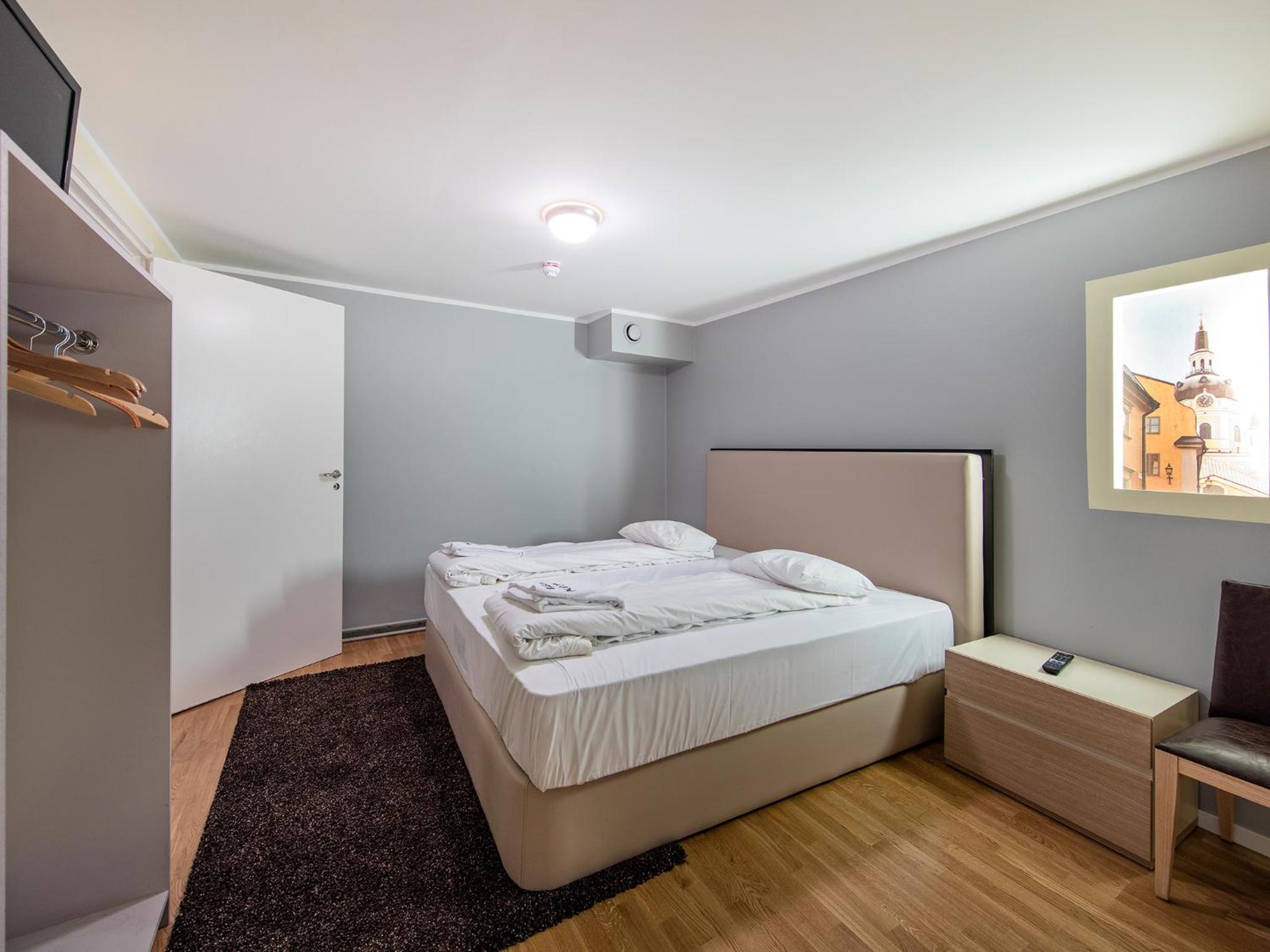 Double or Twin Room with Shower (No window) - Photo 3