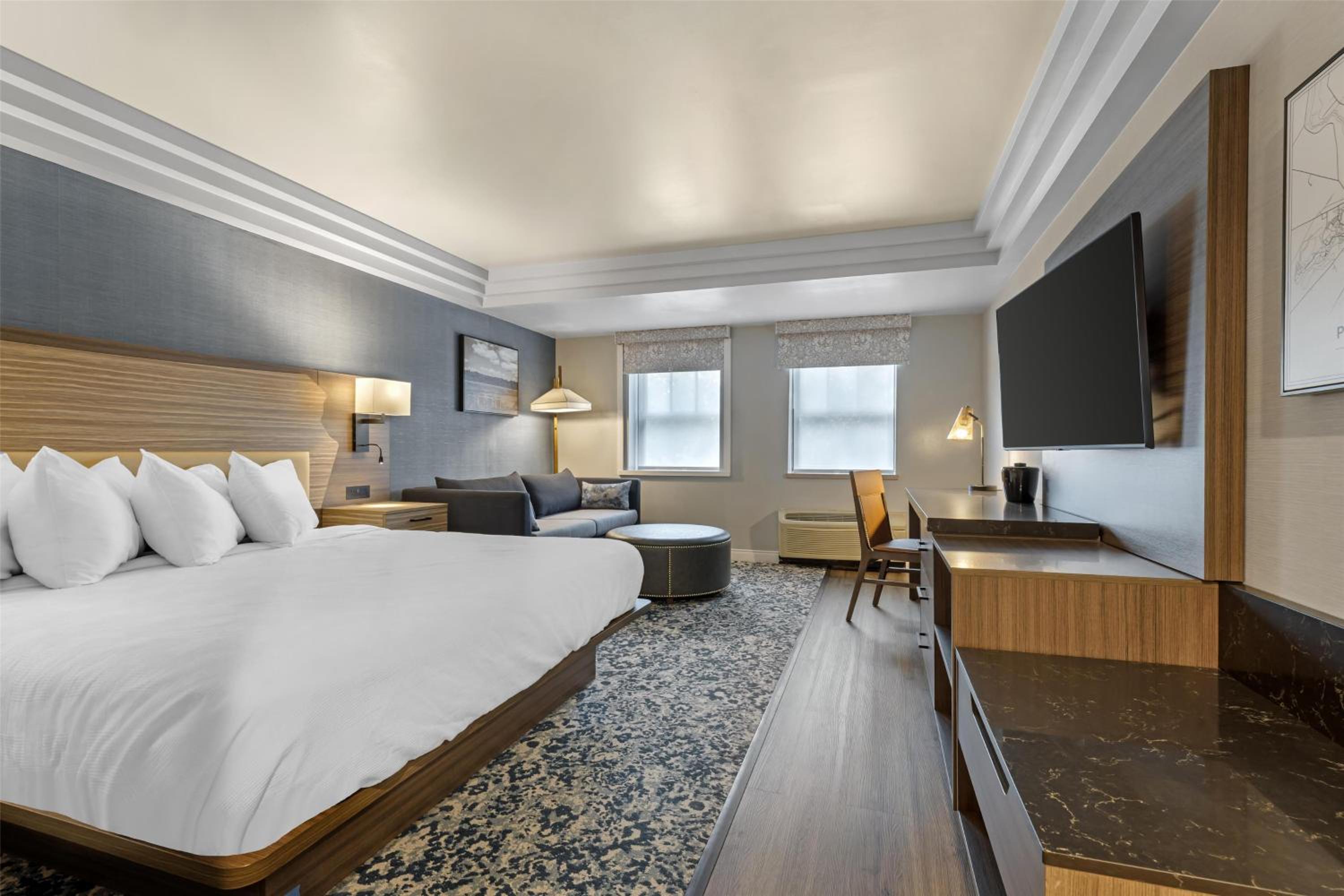 King Room with Sofa Bed - Non-Smoking