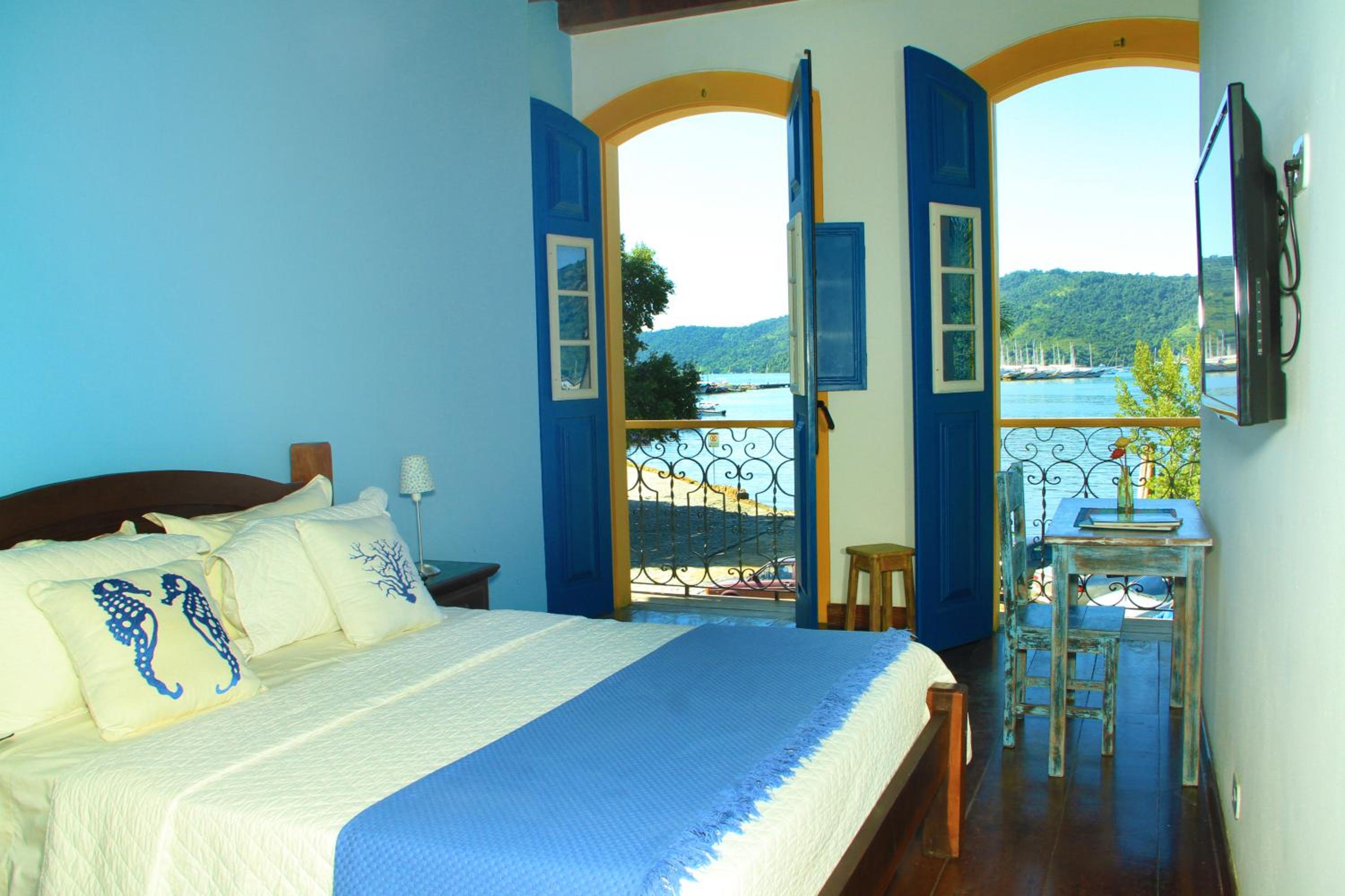 Deluxe Suite with Sea View