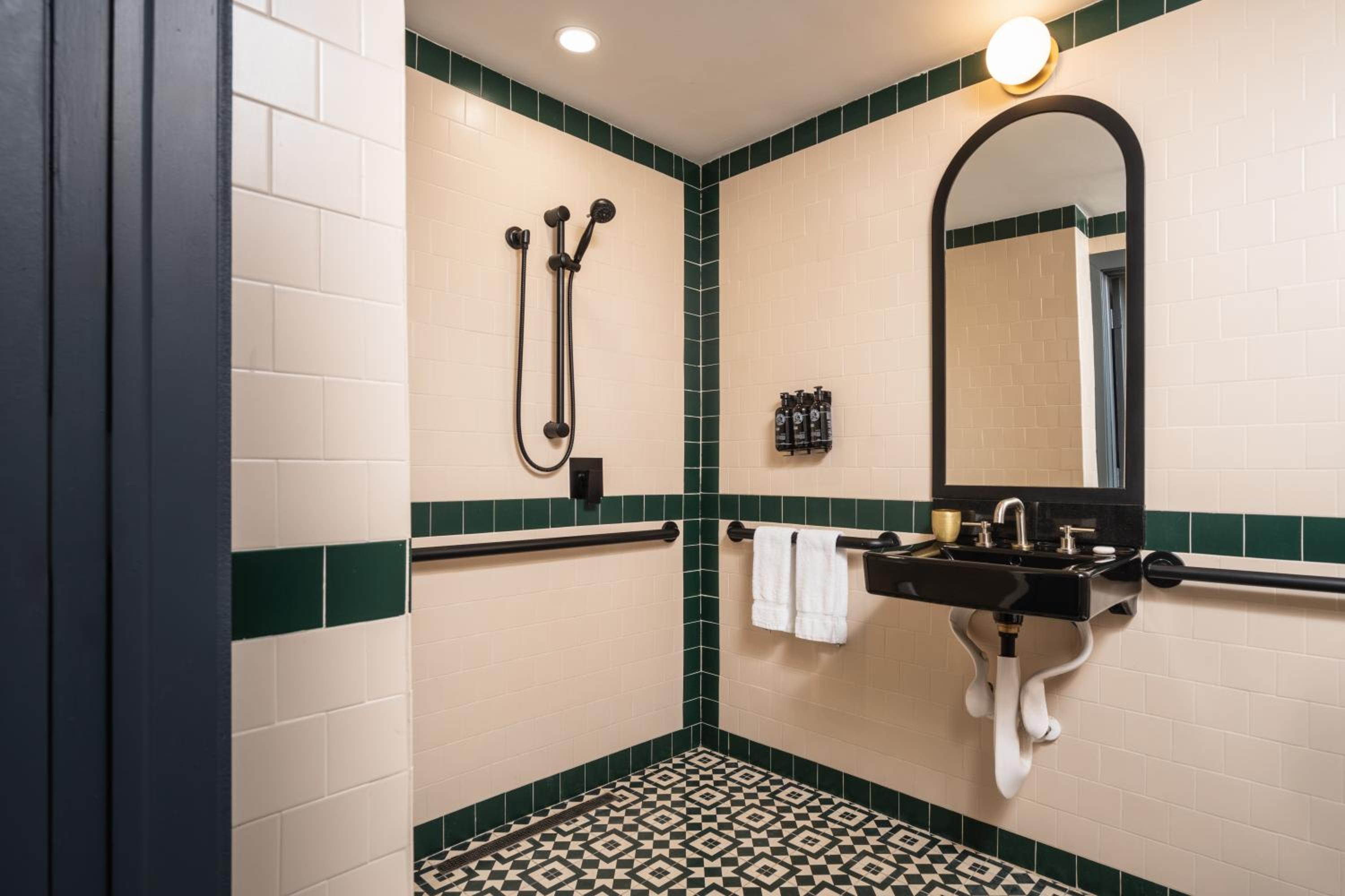 King Room with Roll-in Shower - Mobility Access/Non-Smoking