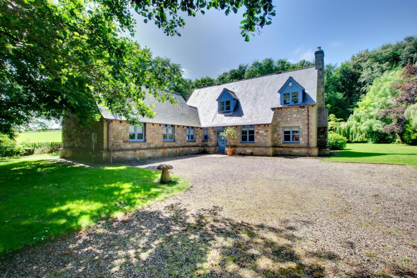 Four-Bedroom House photo 1