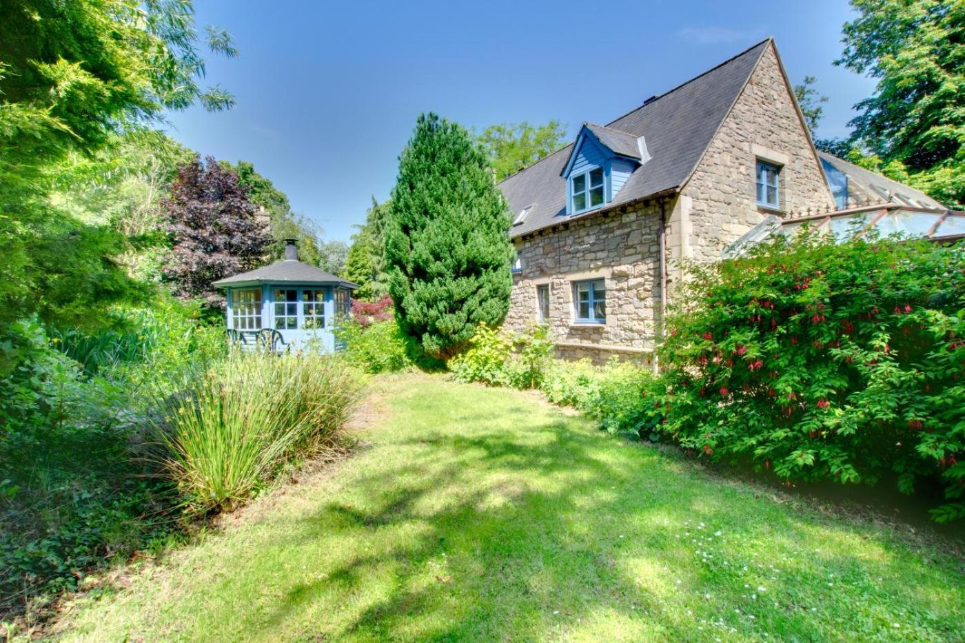 Four-Bedroom House photo 2