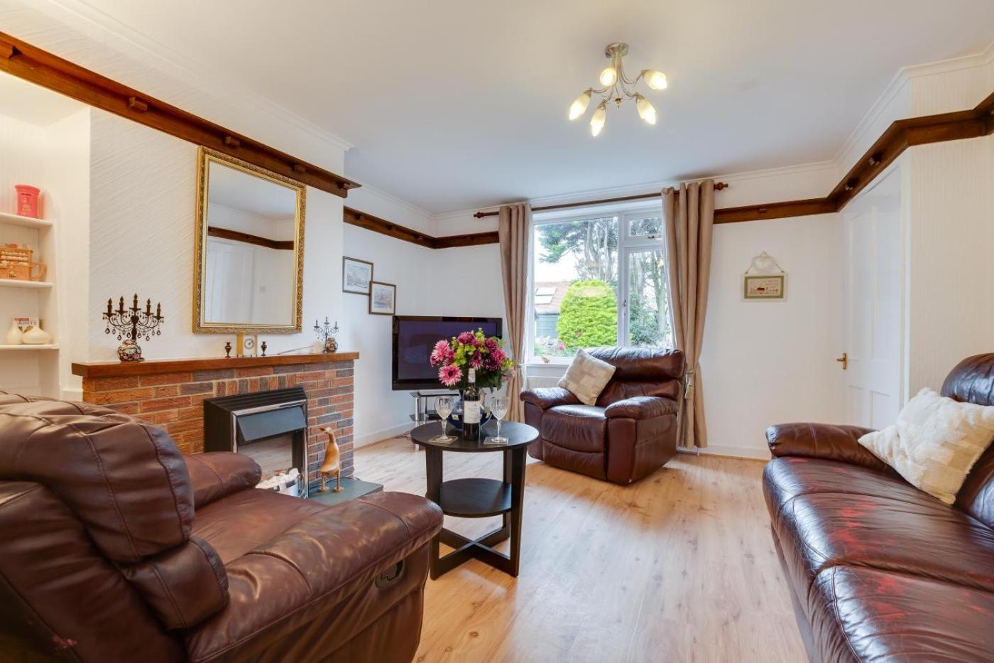 Three-Bedroom House photo 1