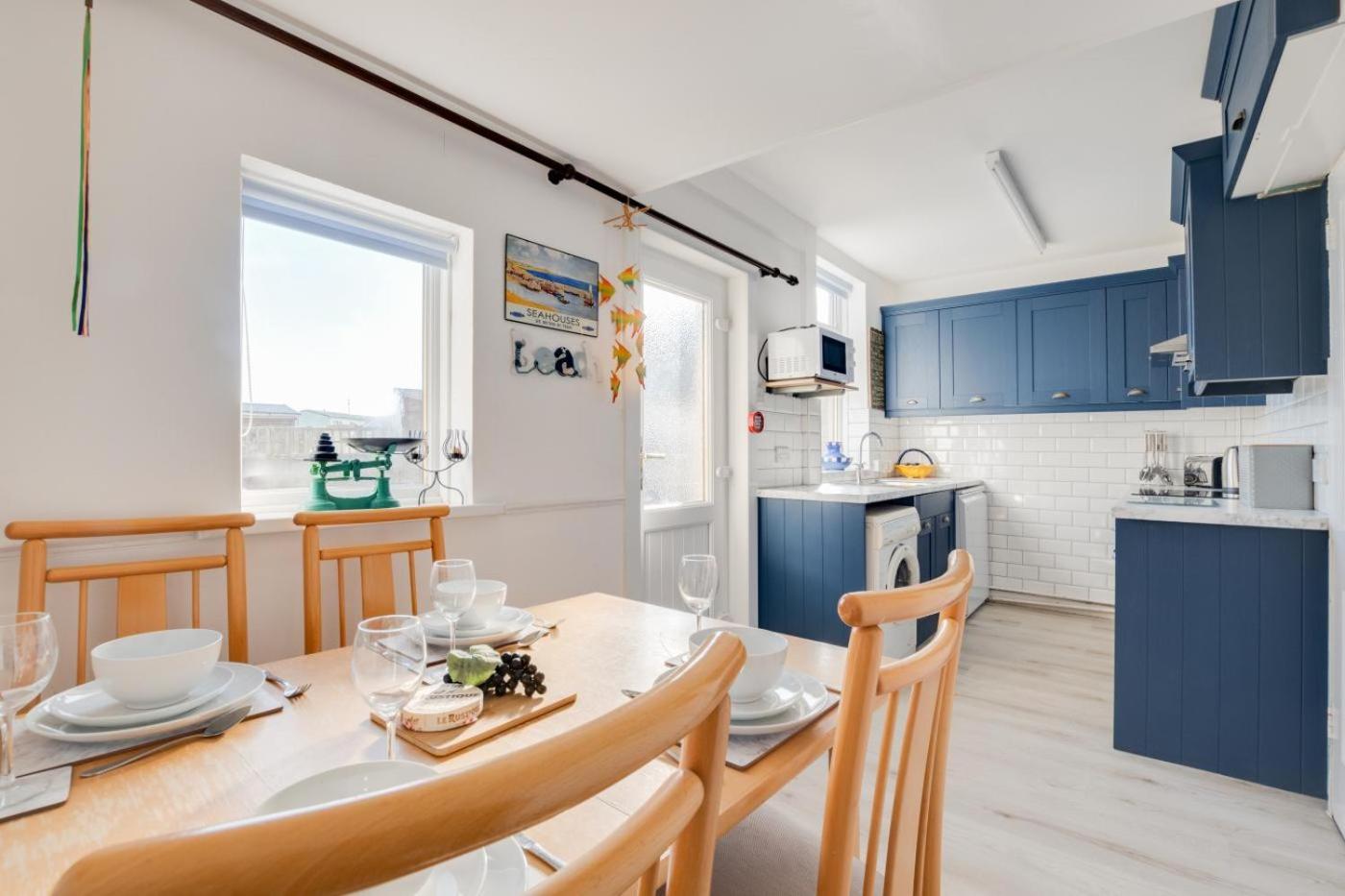 Three-Bedroom House photo 2