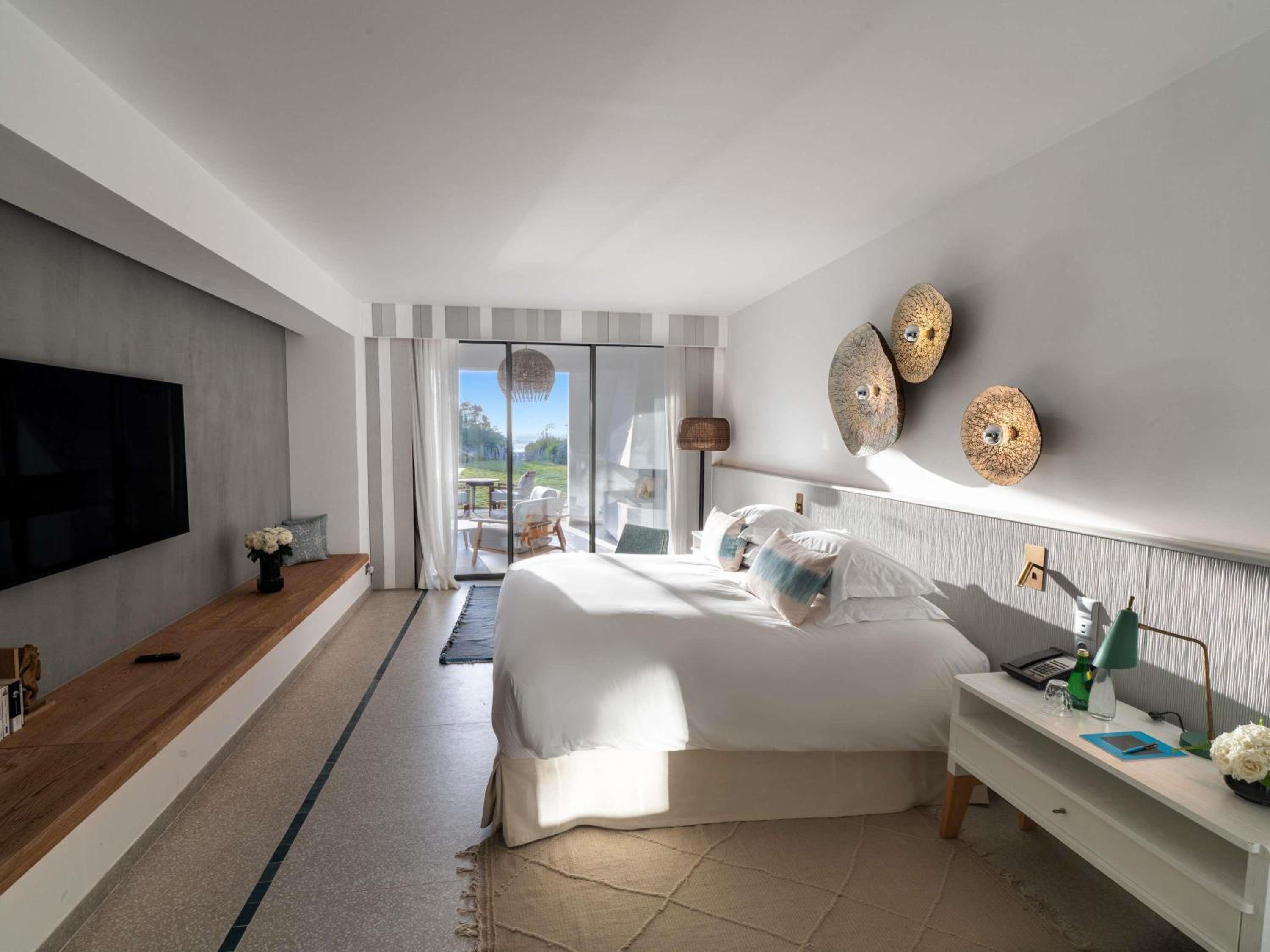 Two-Bedroom Prestige King Villa with Twin Beds and Private Beach - Heated Pool