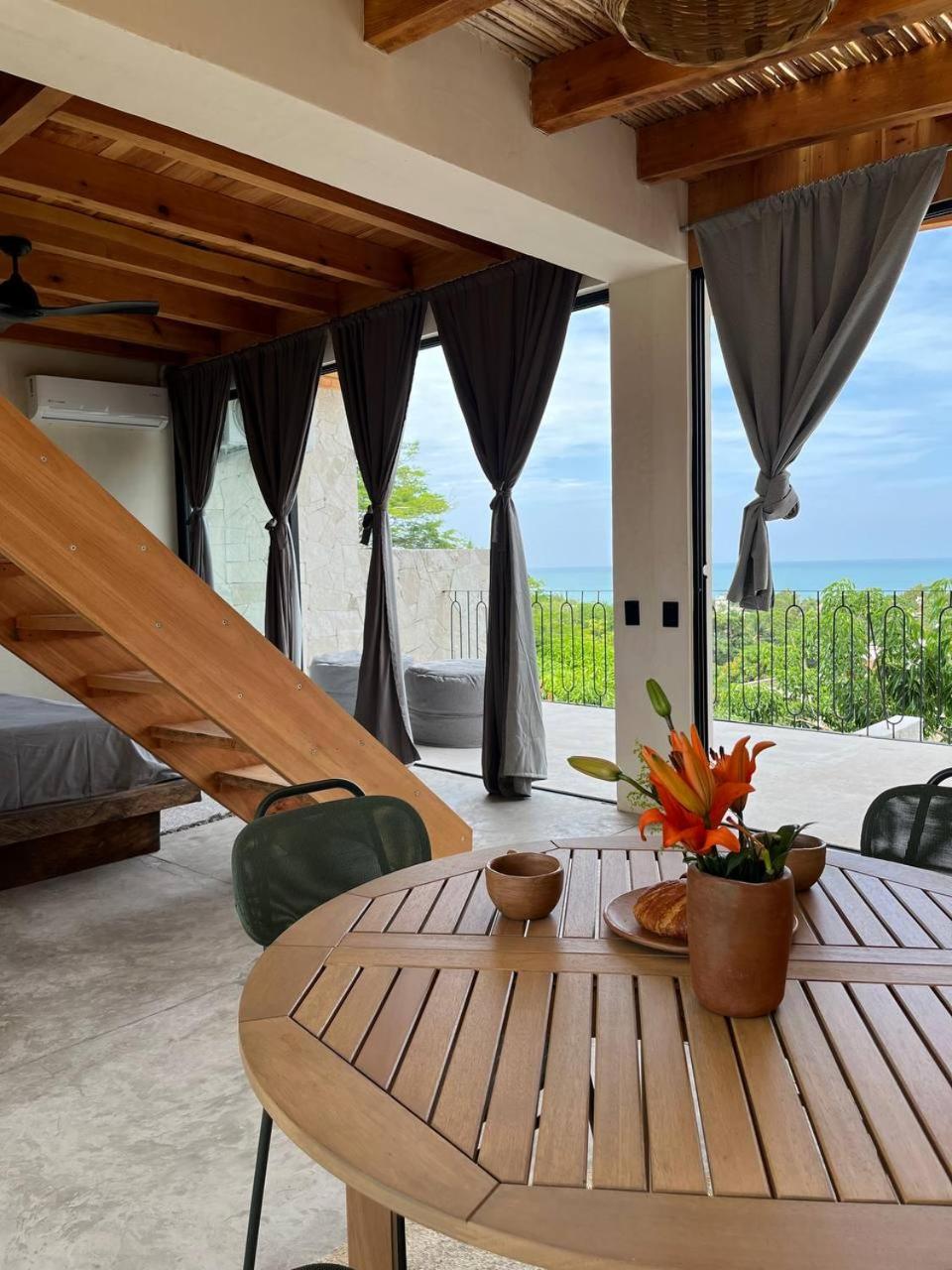 Deluxe Suite with Sea View photo 3