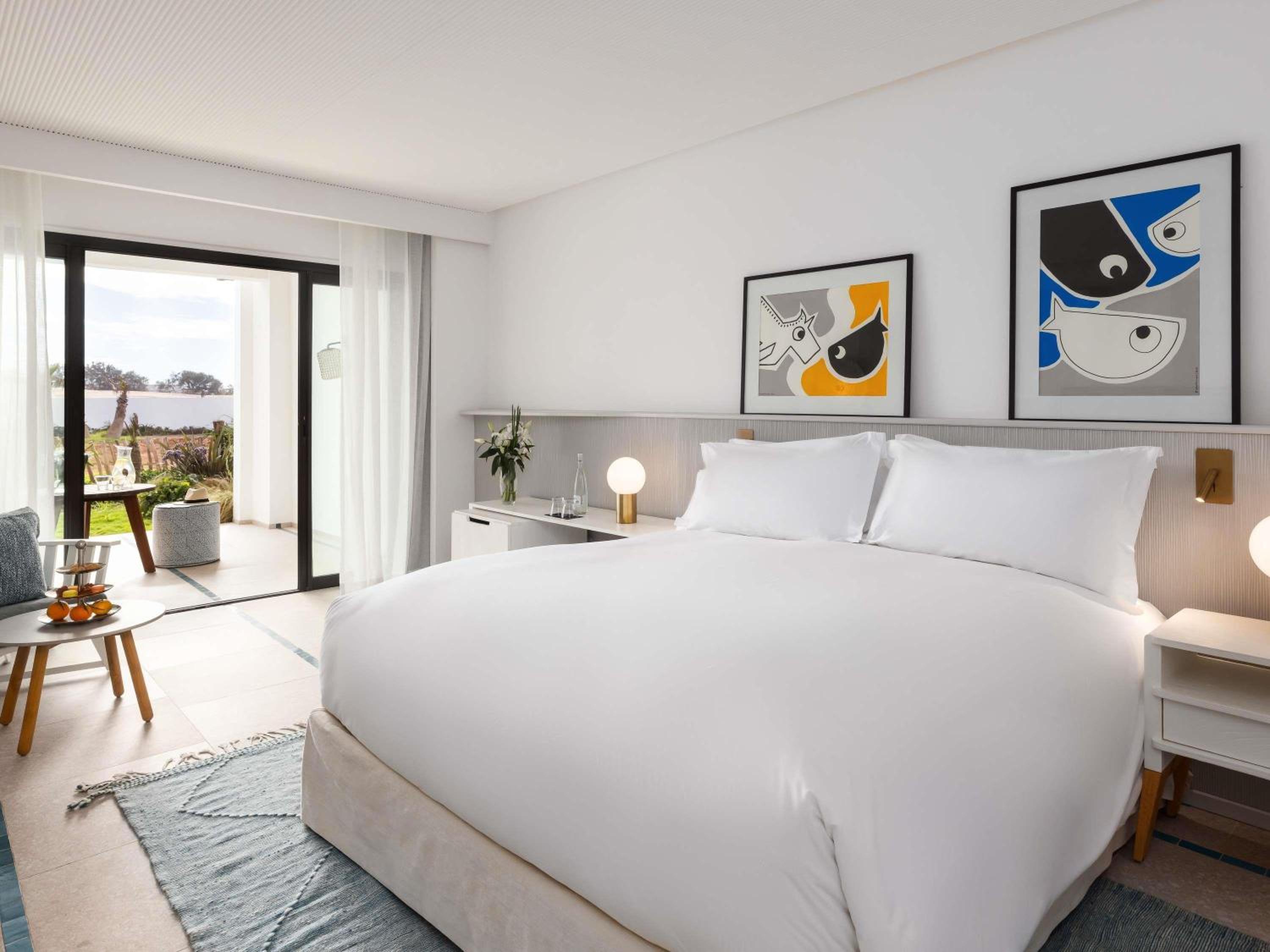 Prestige Queen Room with Panoramic Sea View - Photo 3