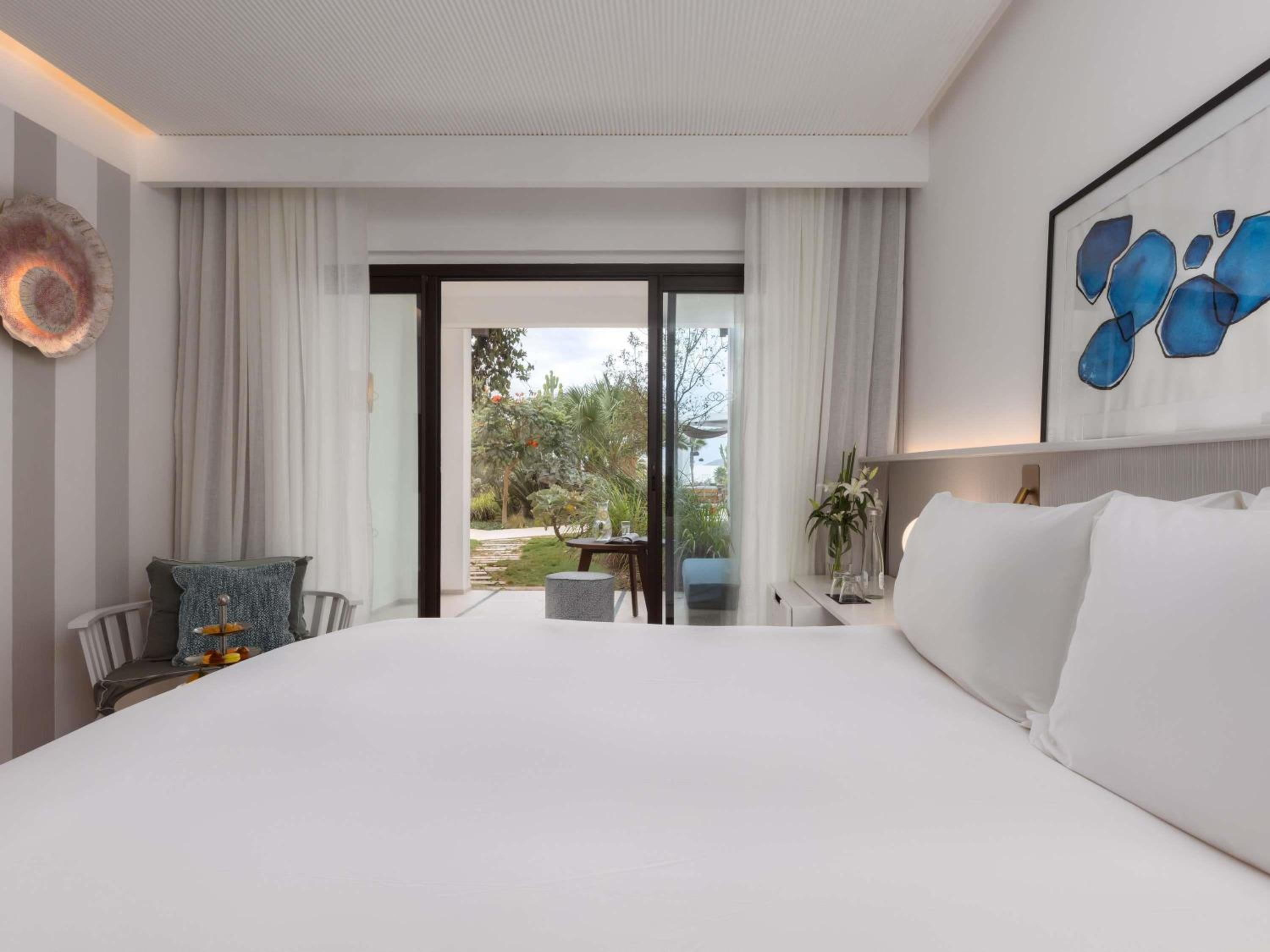 Superior Queen Room with Garden View - Photo 5