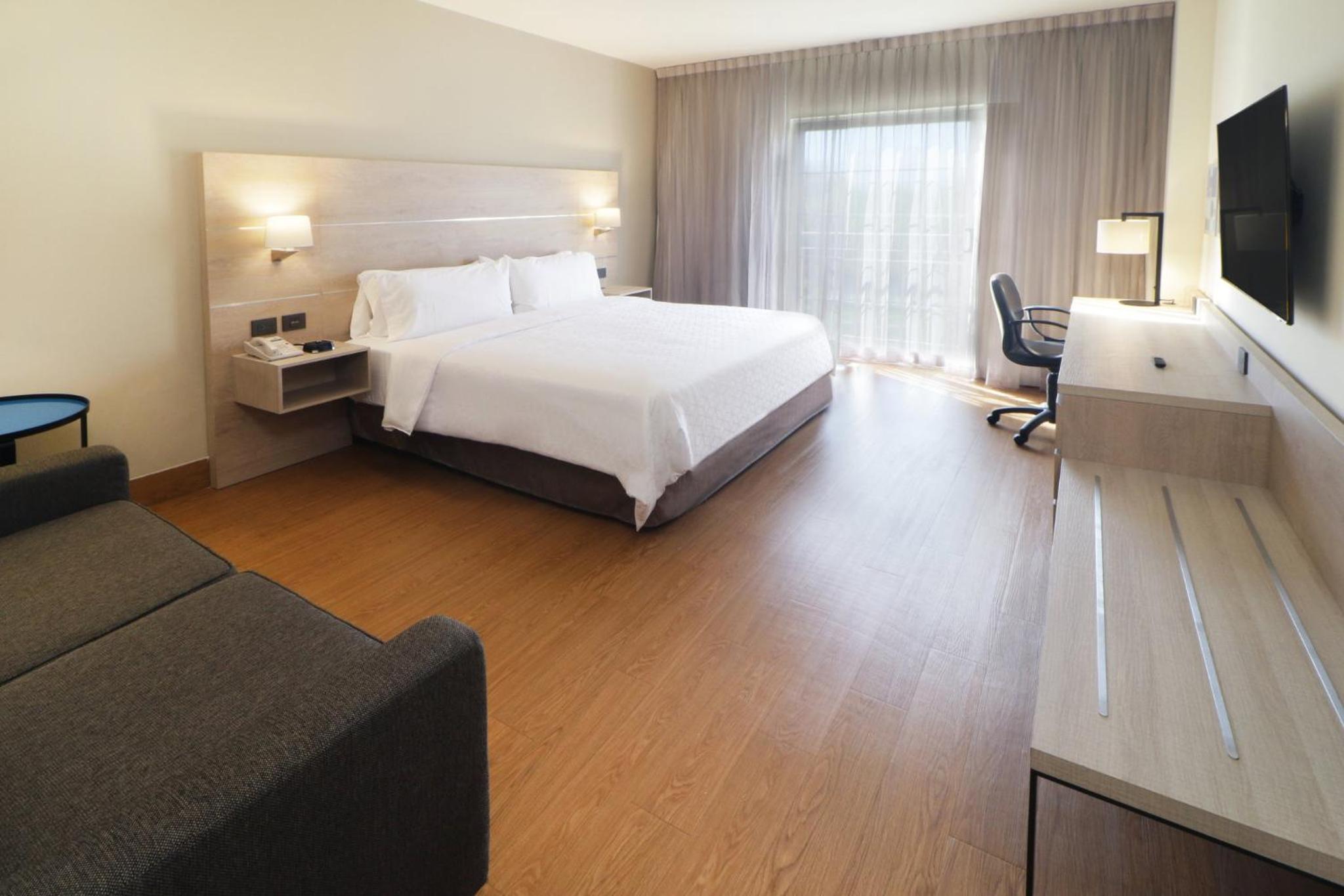 Standard King Room - Accessible