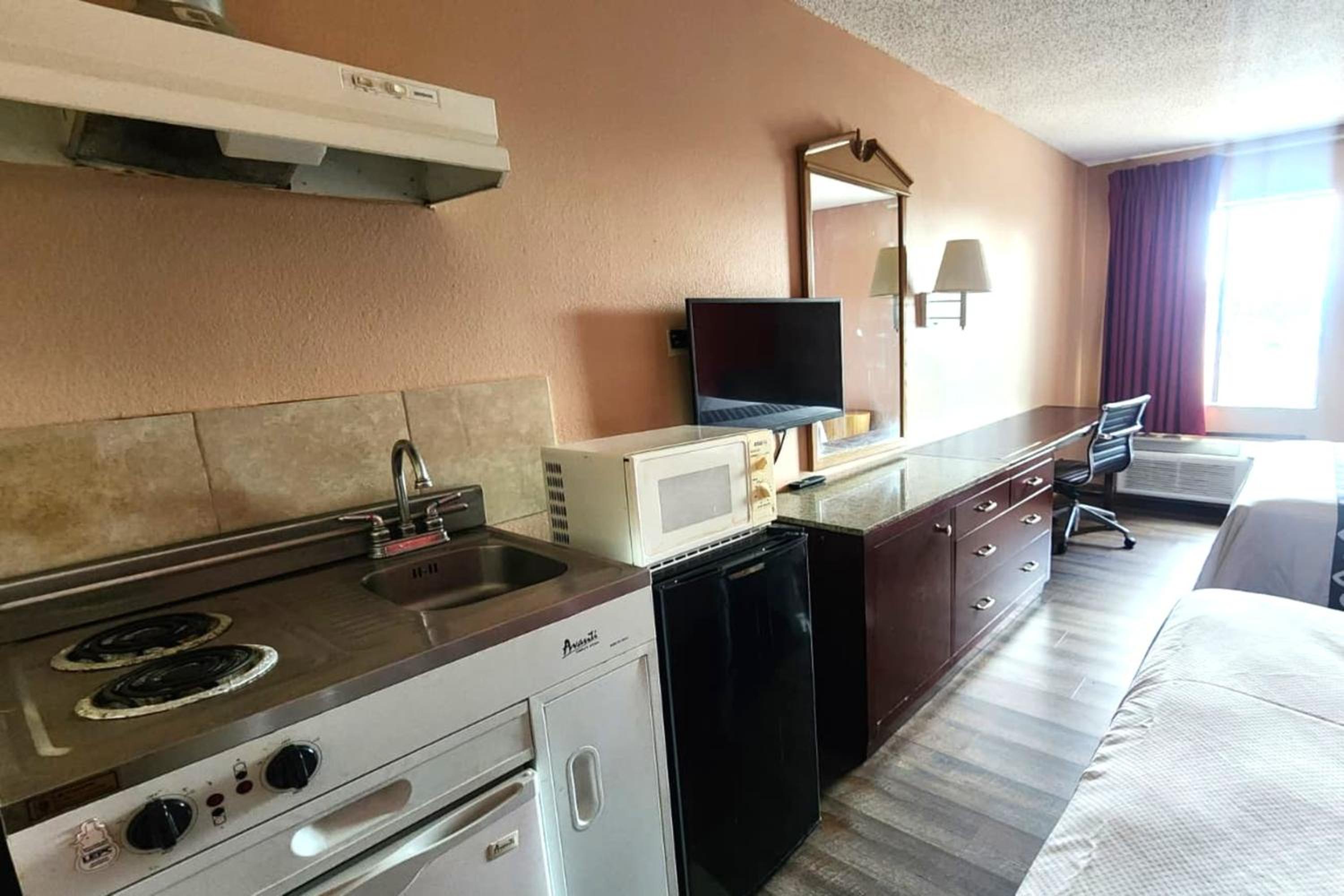 2 Full Bed with kitchenette Non-Smoking photo 2