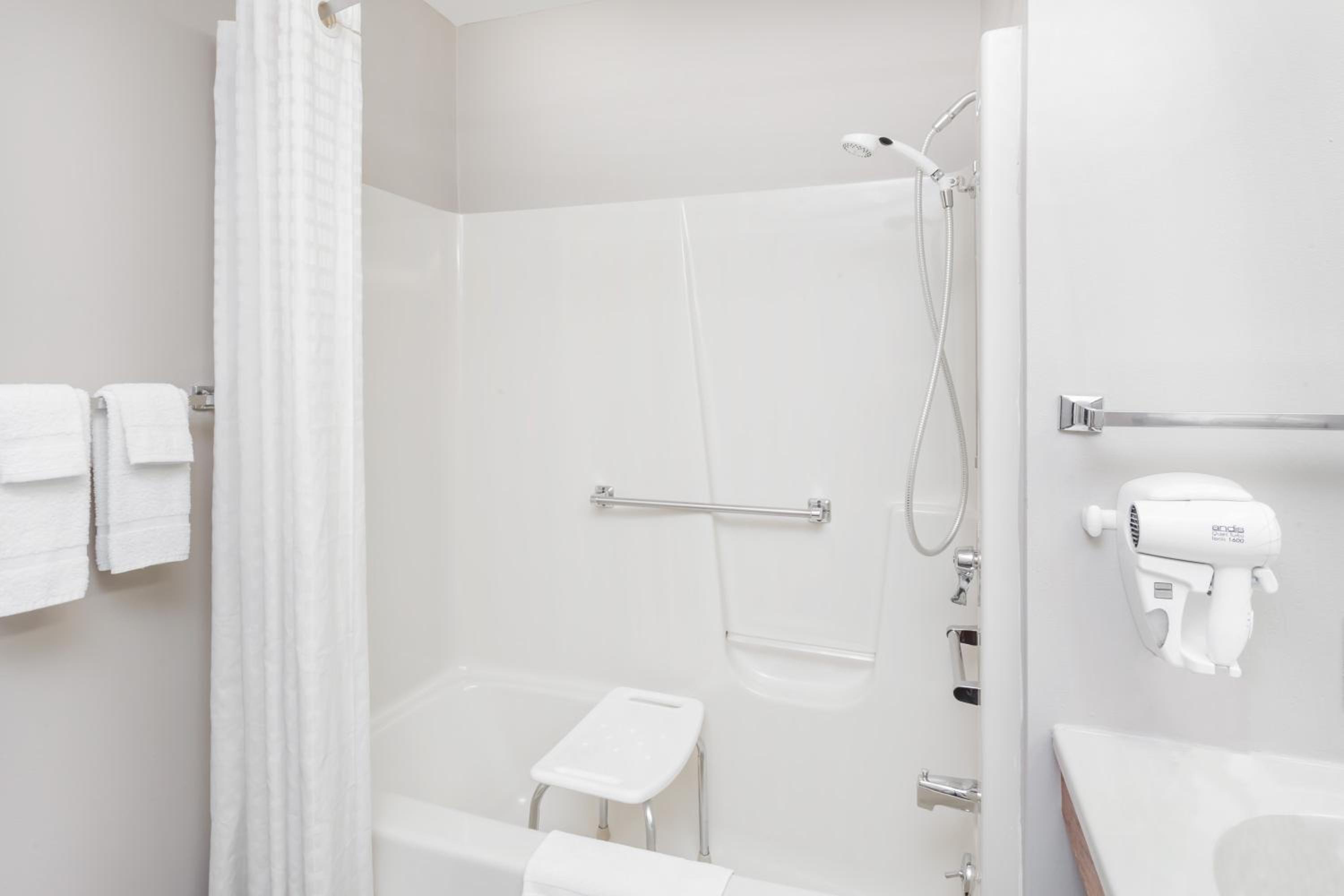 Queen Room - Mobility Access/Non-Smoking