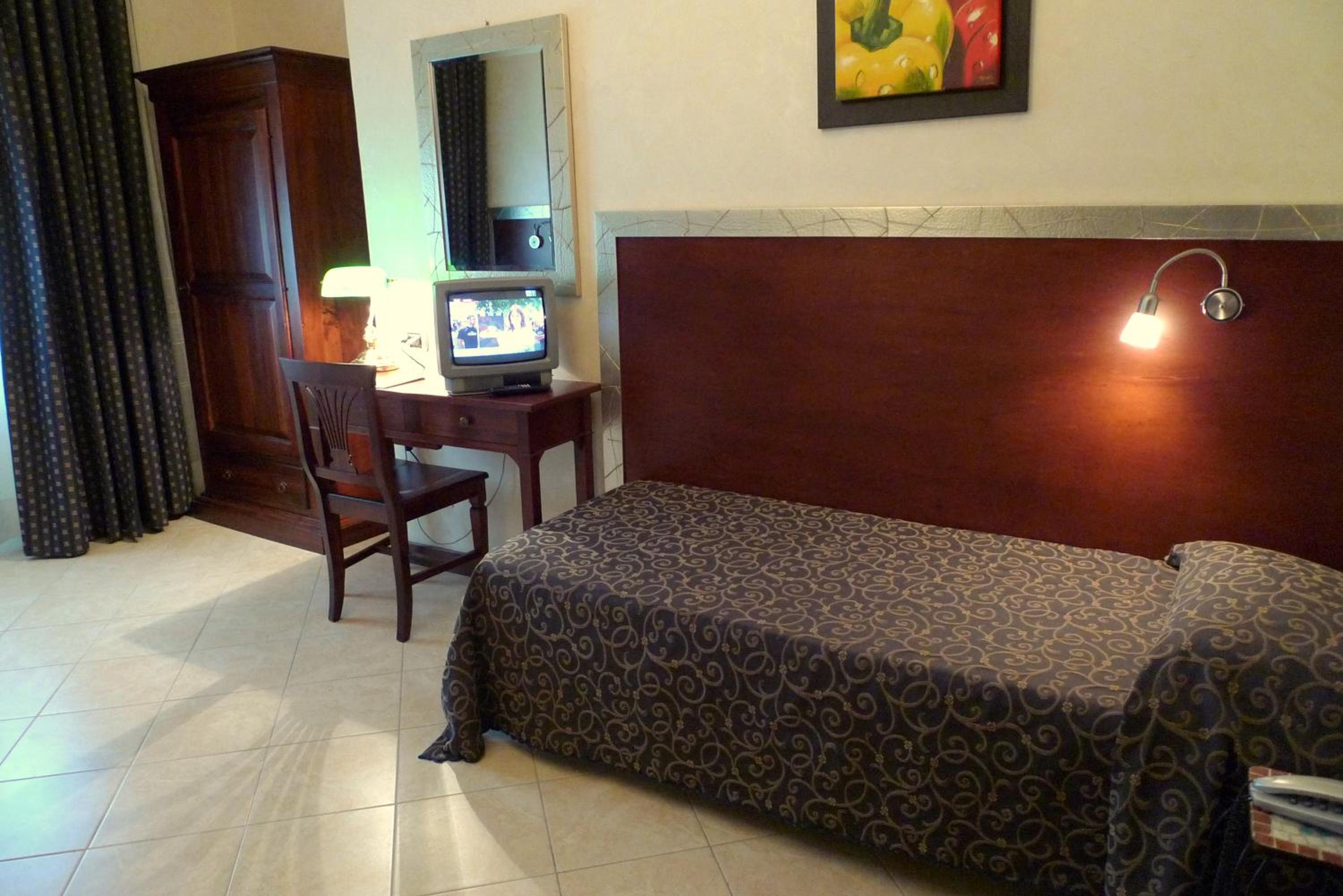 Single Room photo 2